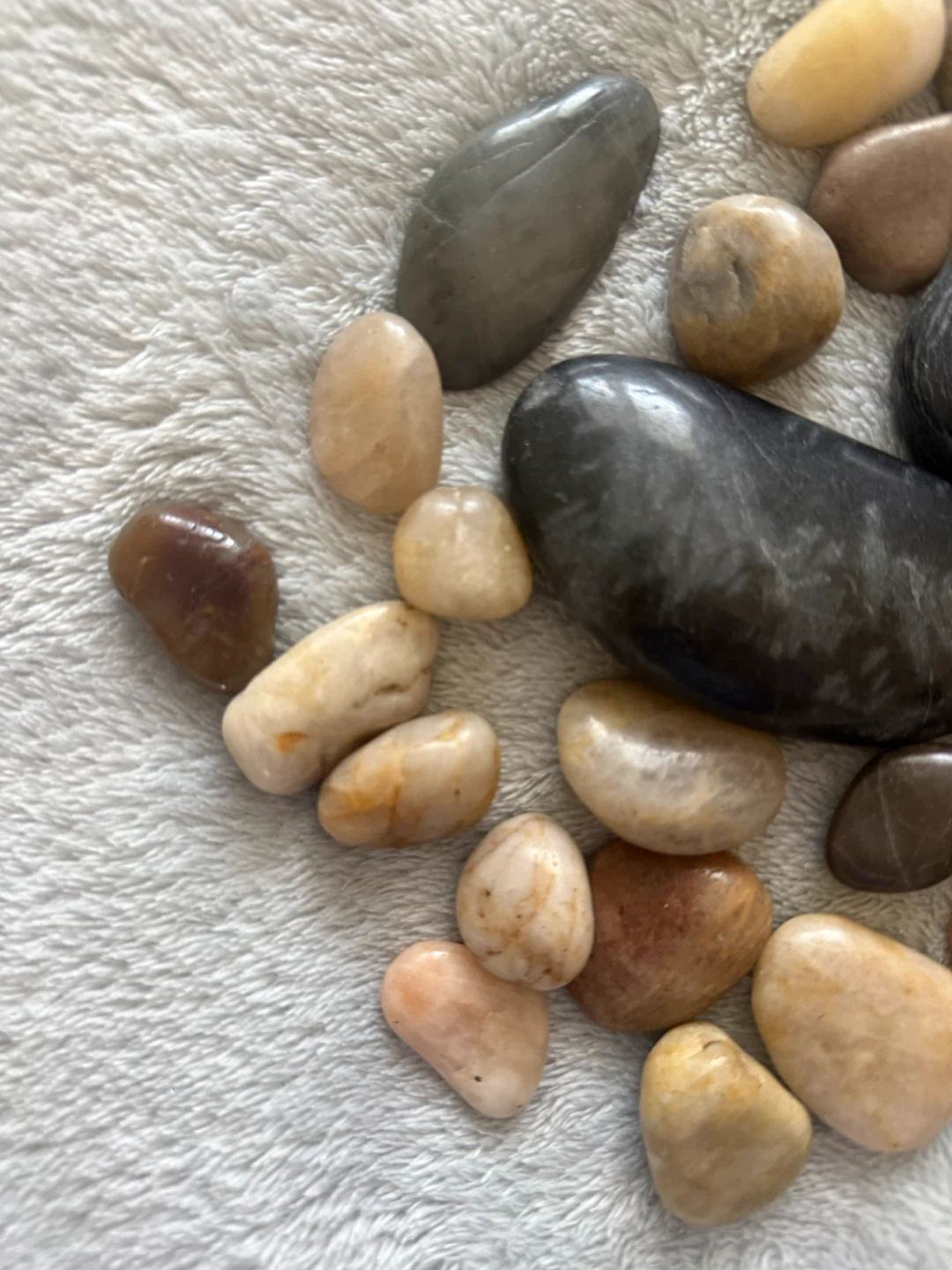 Decorative Smooth River Stones Collection - 26 pieces - photo 2
