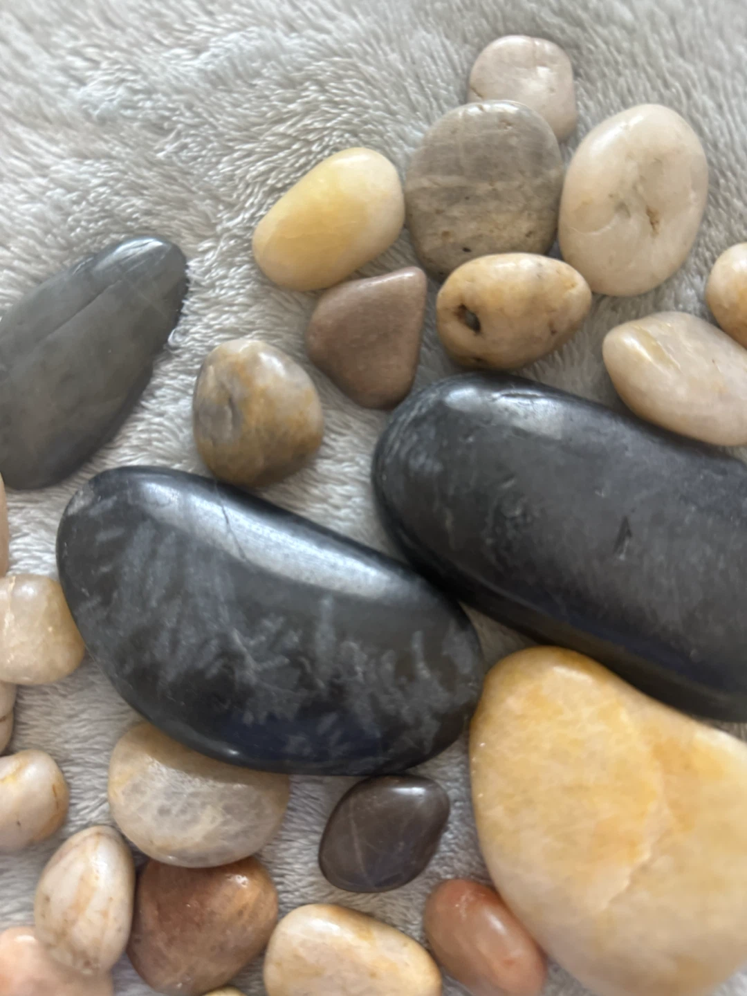 Decorative Smooth River Stones Collection - 26 pieces - photo 3