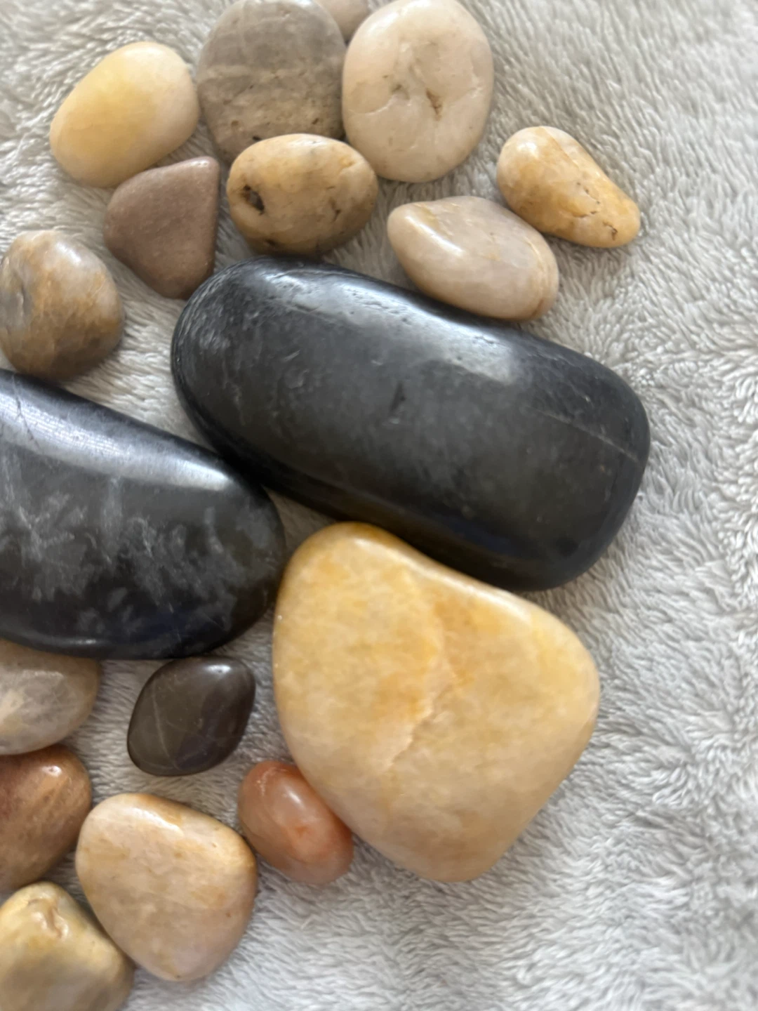 Decorative Smooth River Stones Collection - 26 pieces - photo 4