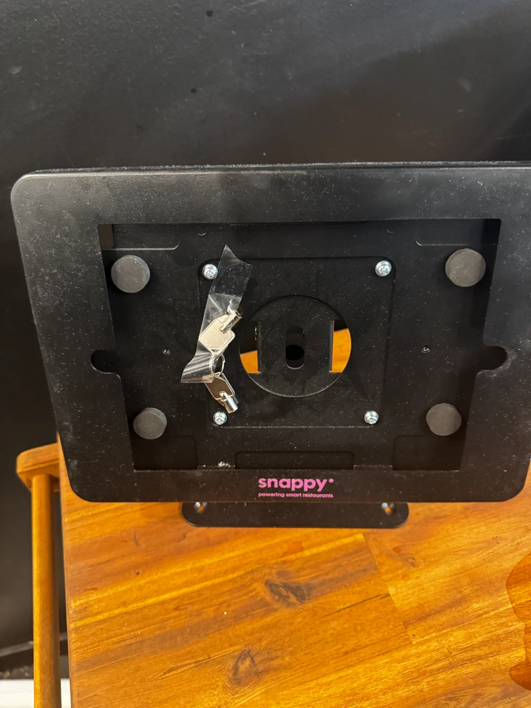 Snappy tablet stand - photo 2