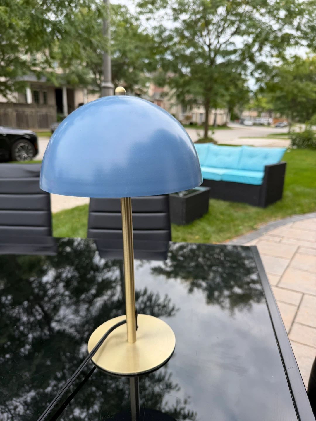 Blue dome table lamp with brass base - photo 2