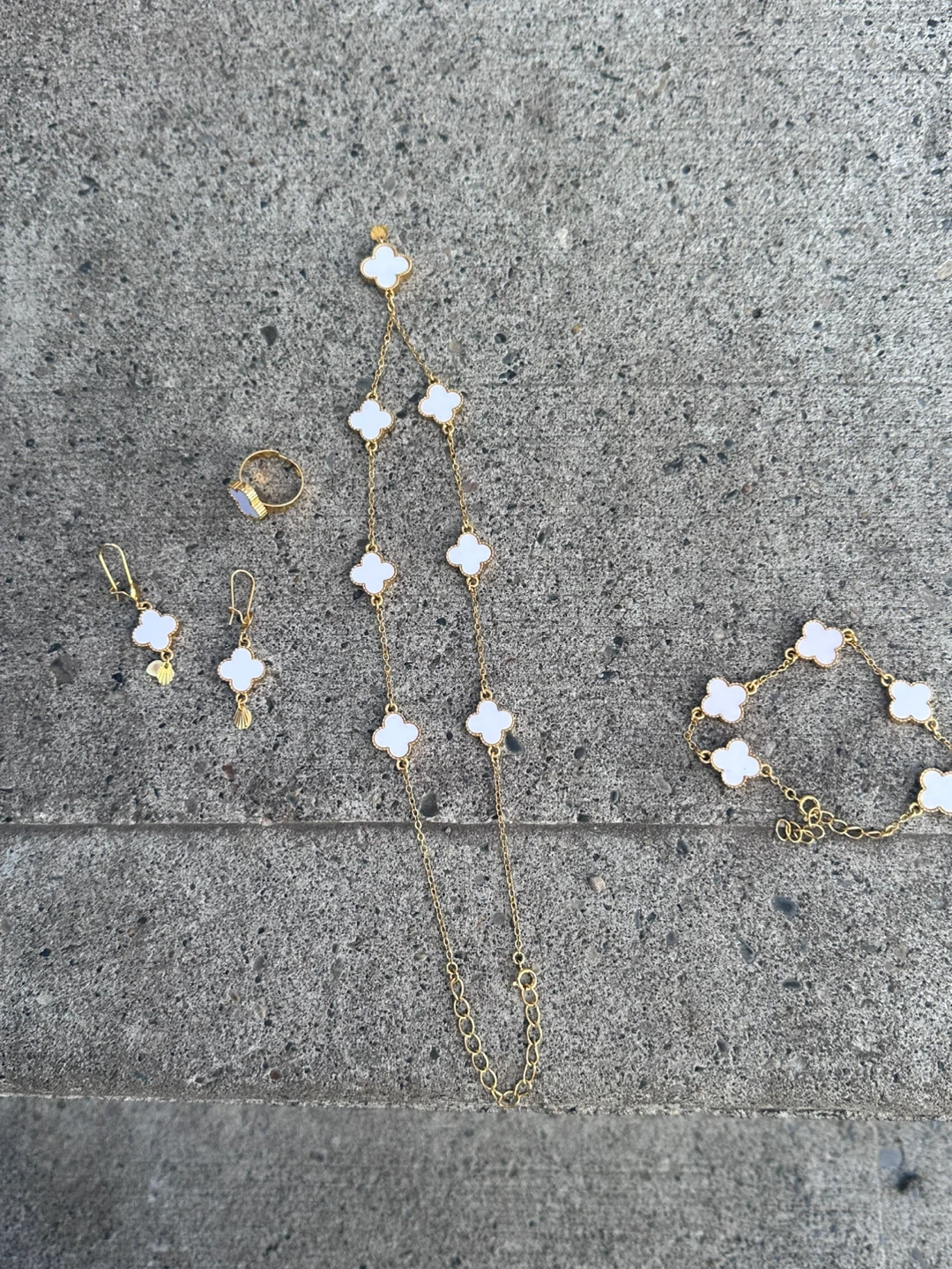 Clover motif jewelry set - photo 2