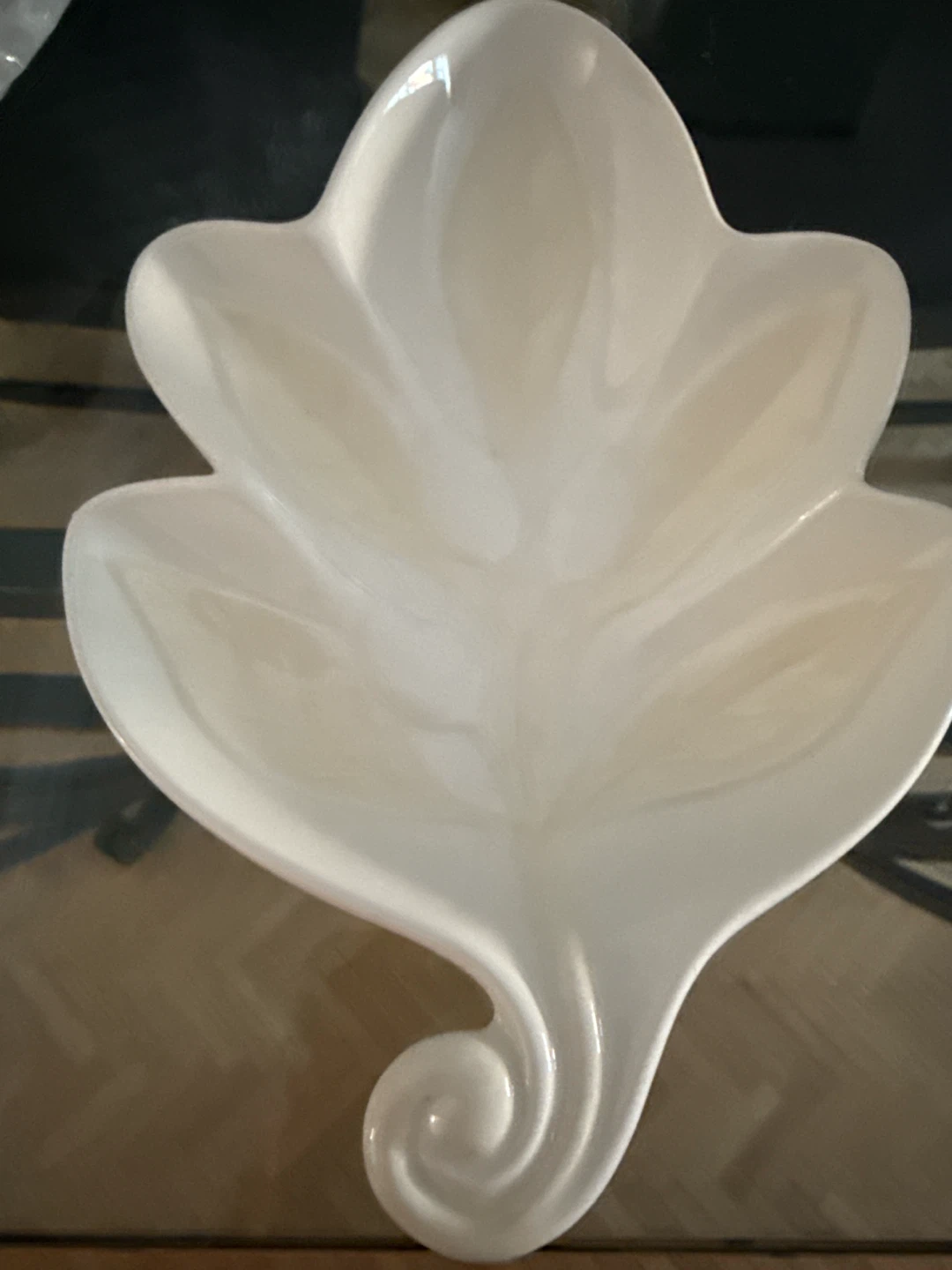Lenox White leaf dish - photo 2