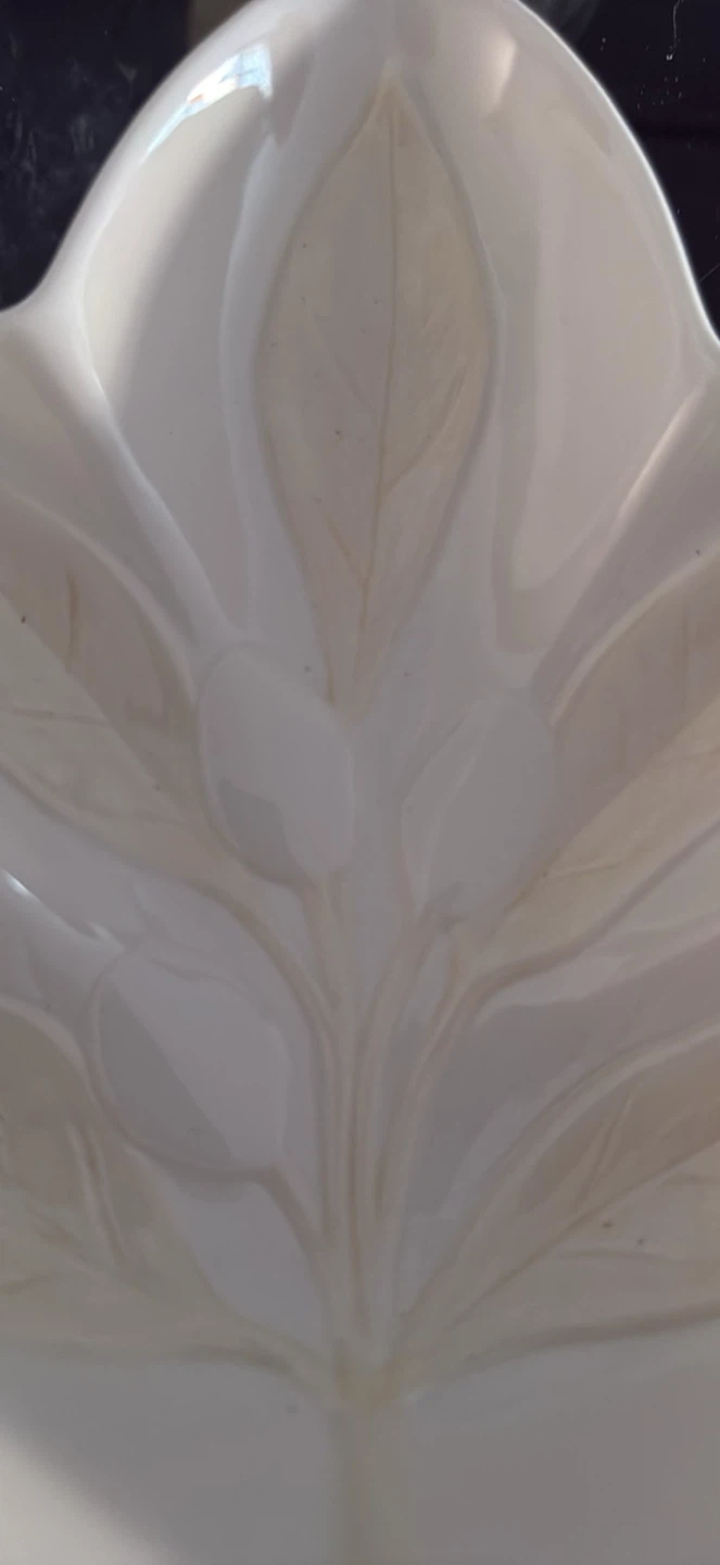 Lenox White leaf dish - photo 3