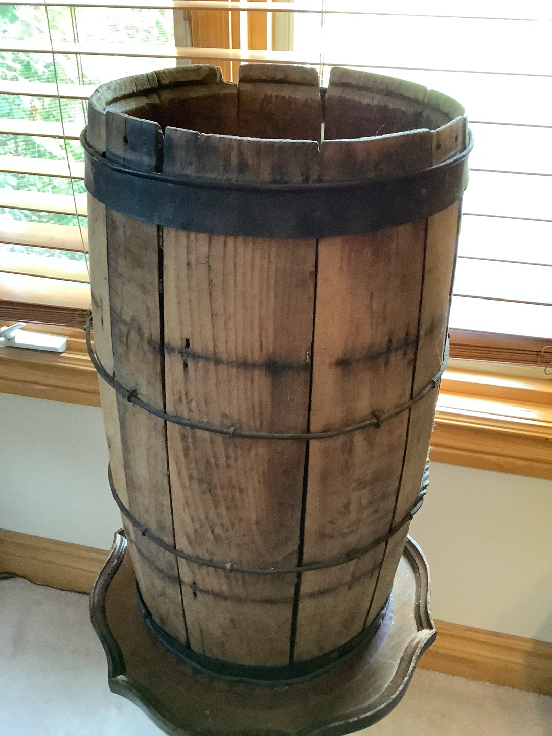 Antique/Vintage Wooden Nail Keg 🐞
