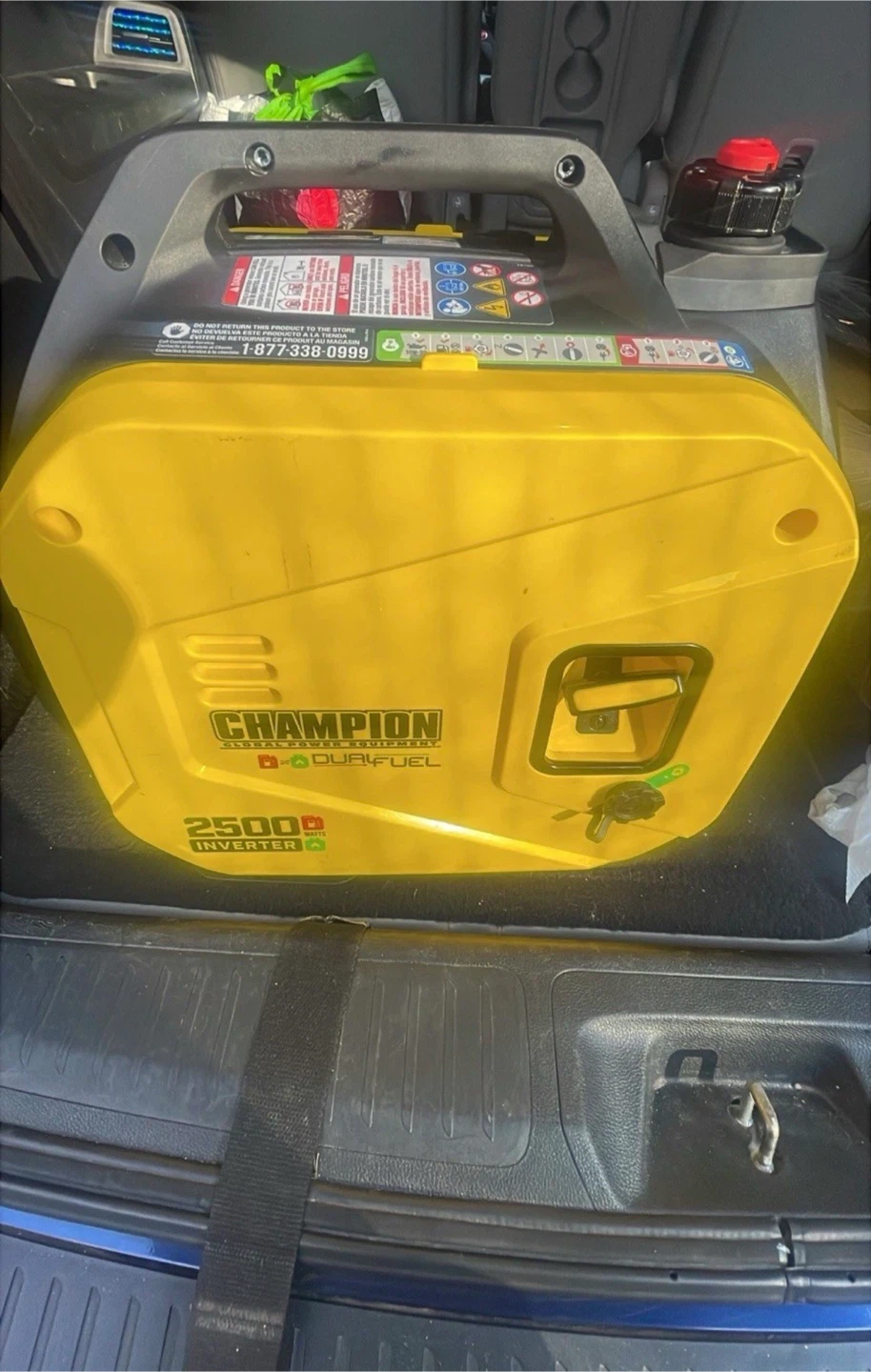 Champion 2500W Dual Fuel Inverter Generator - photo 2