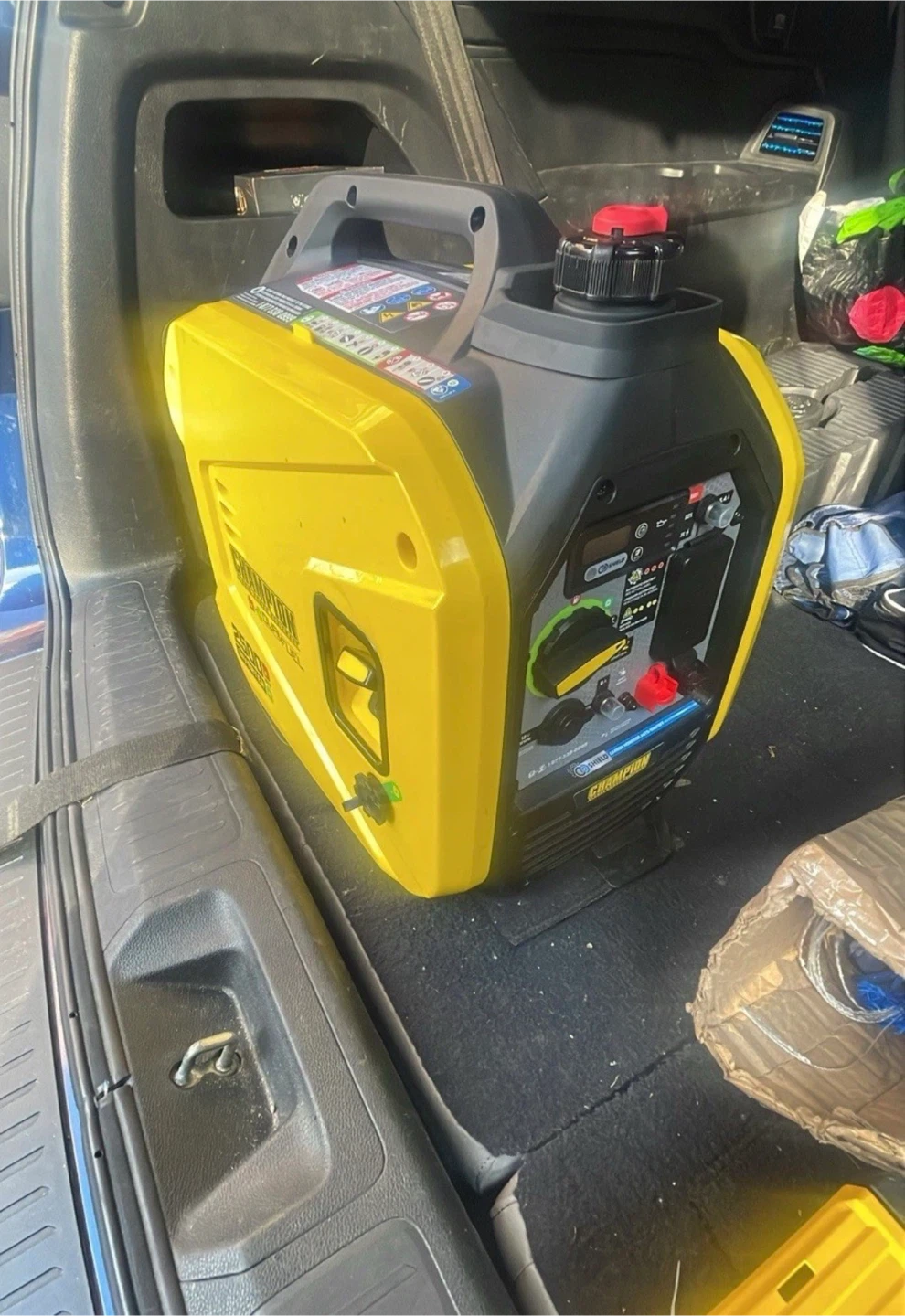 Champion 2500W Dual Fuel Inverter Generator - photo 3