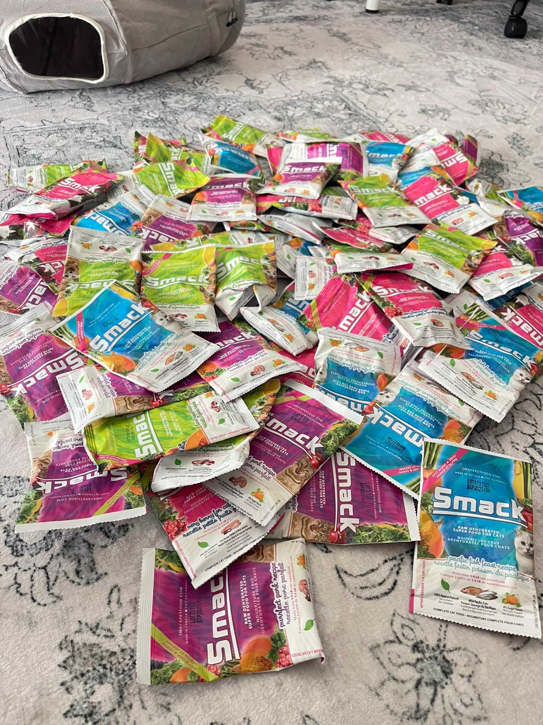 Free cat treats ! Smack Raw Dehydrated Recipes - photo 2