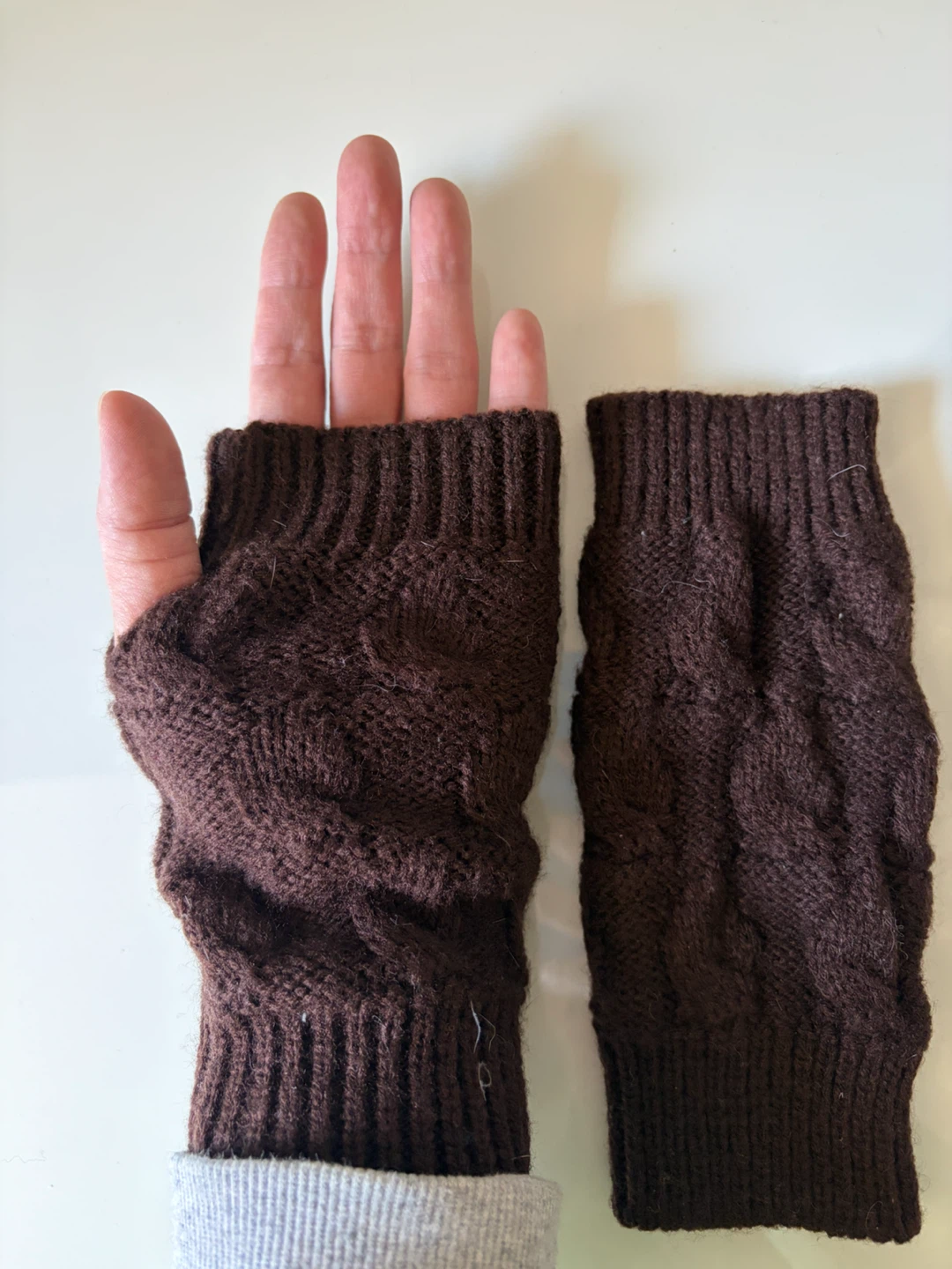 BROMO Grey Beanie, Scarf, and Fingerless Gloves Set - photo 2