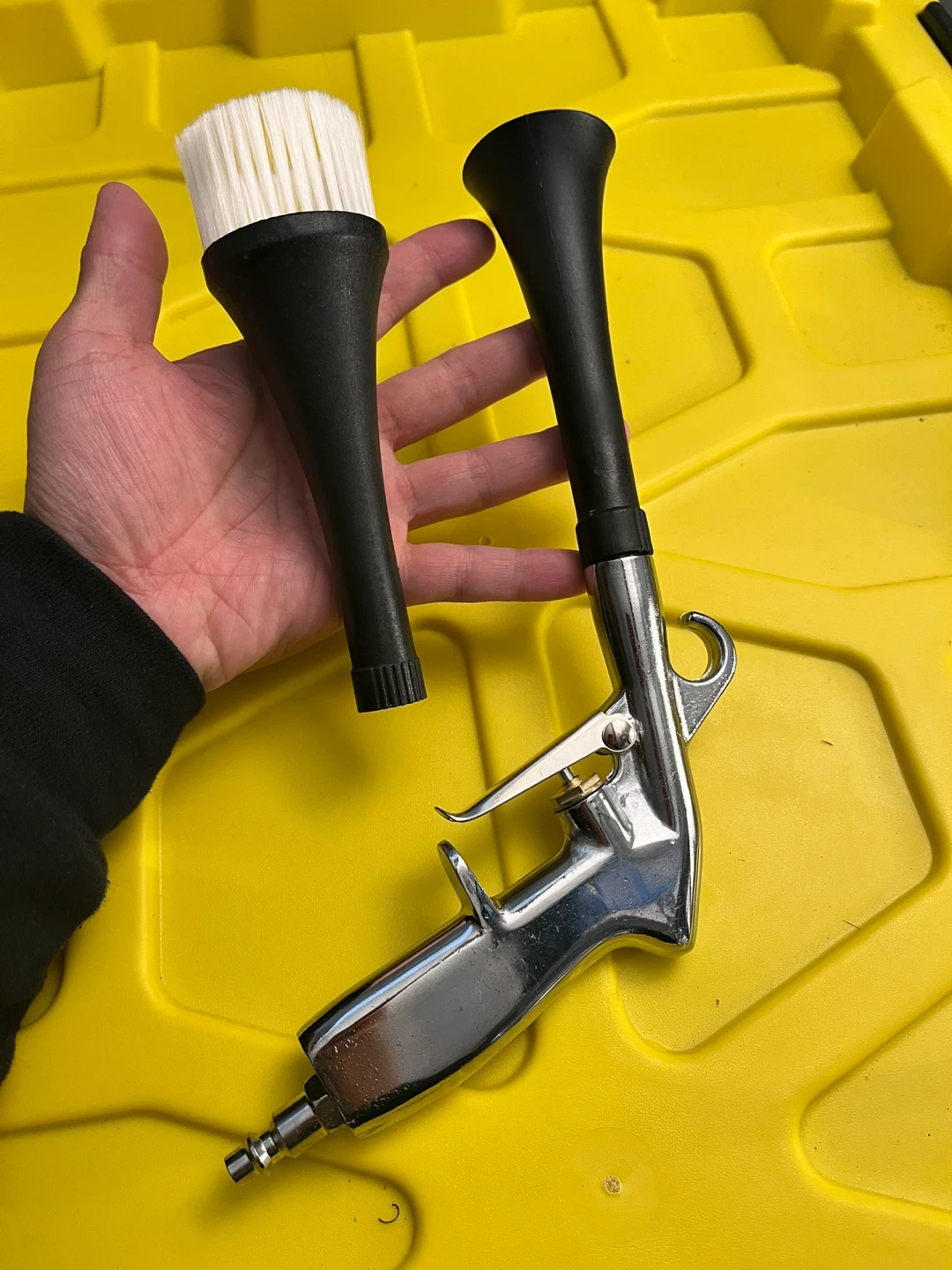 Tornador Cleaning Gun with Brush Attachment
