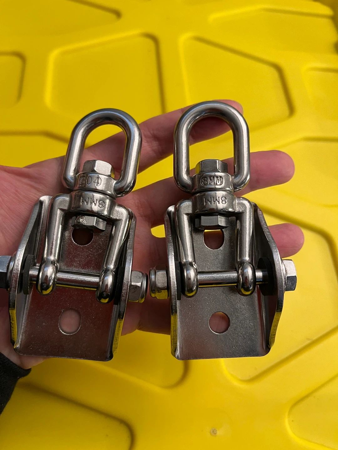 Set of 2 Stainless Steel Swivel Eye Mounts 8mm