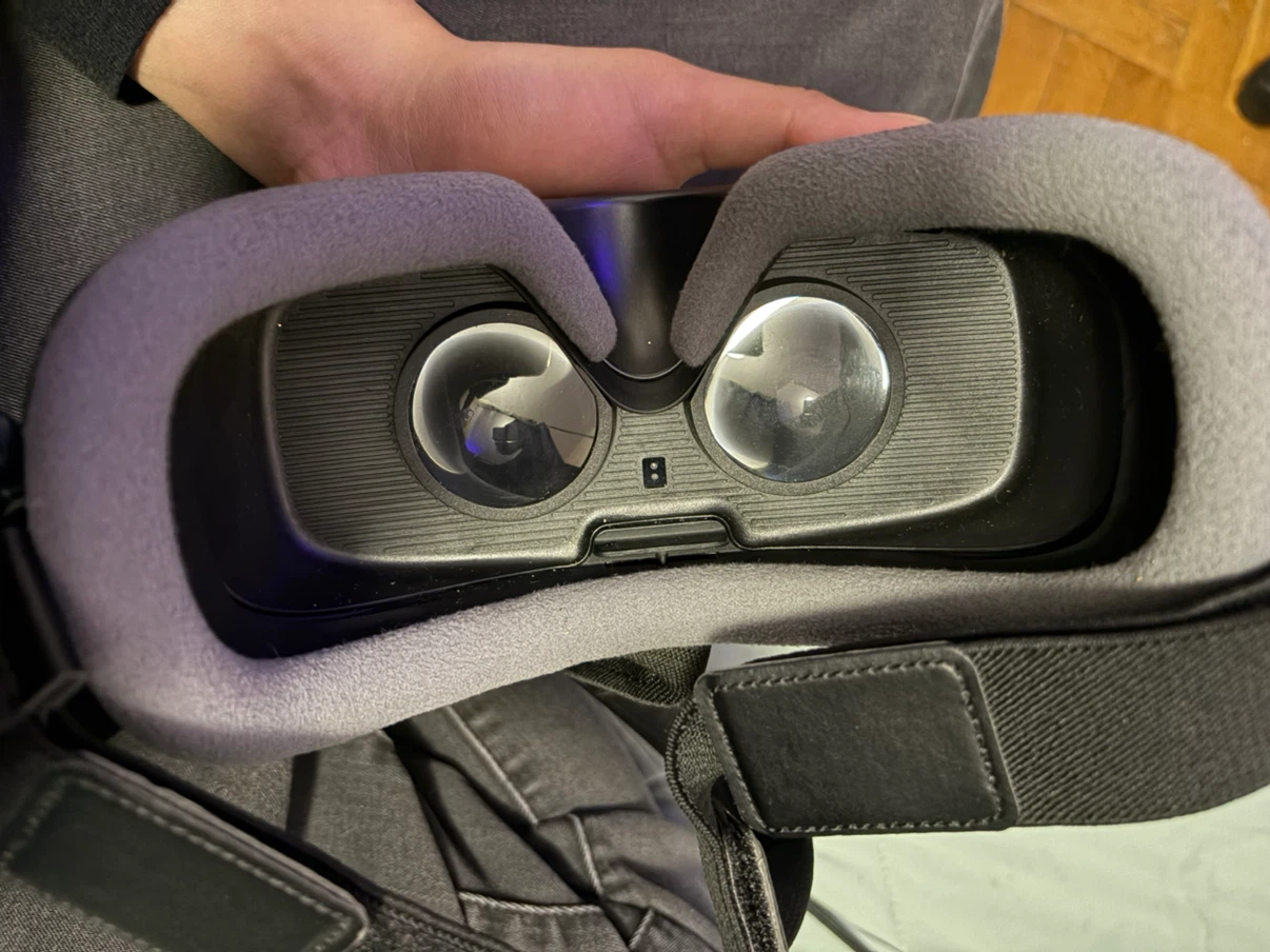 Samsung Gear VR Headset with Controller - photo 3