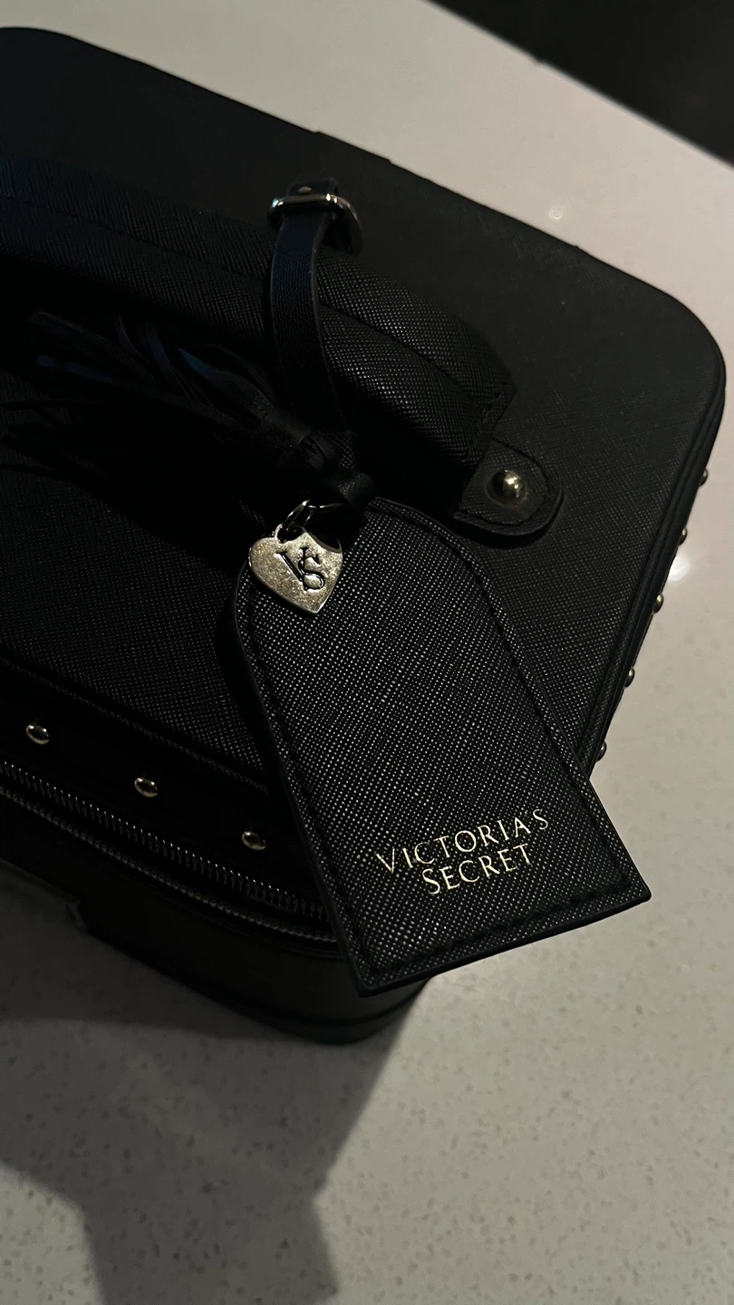 EUC Victoria Secret makeup case no stains - photo 2
