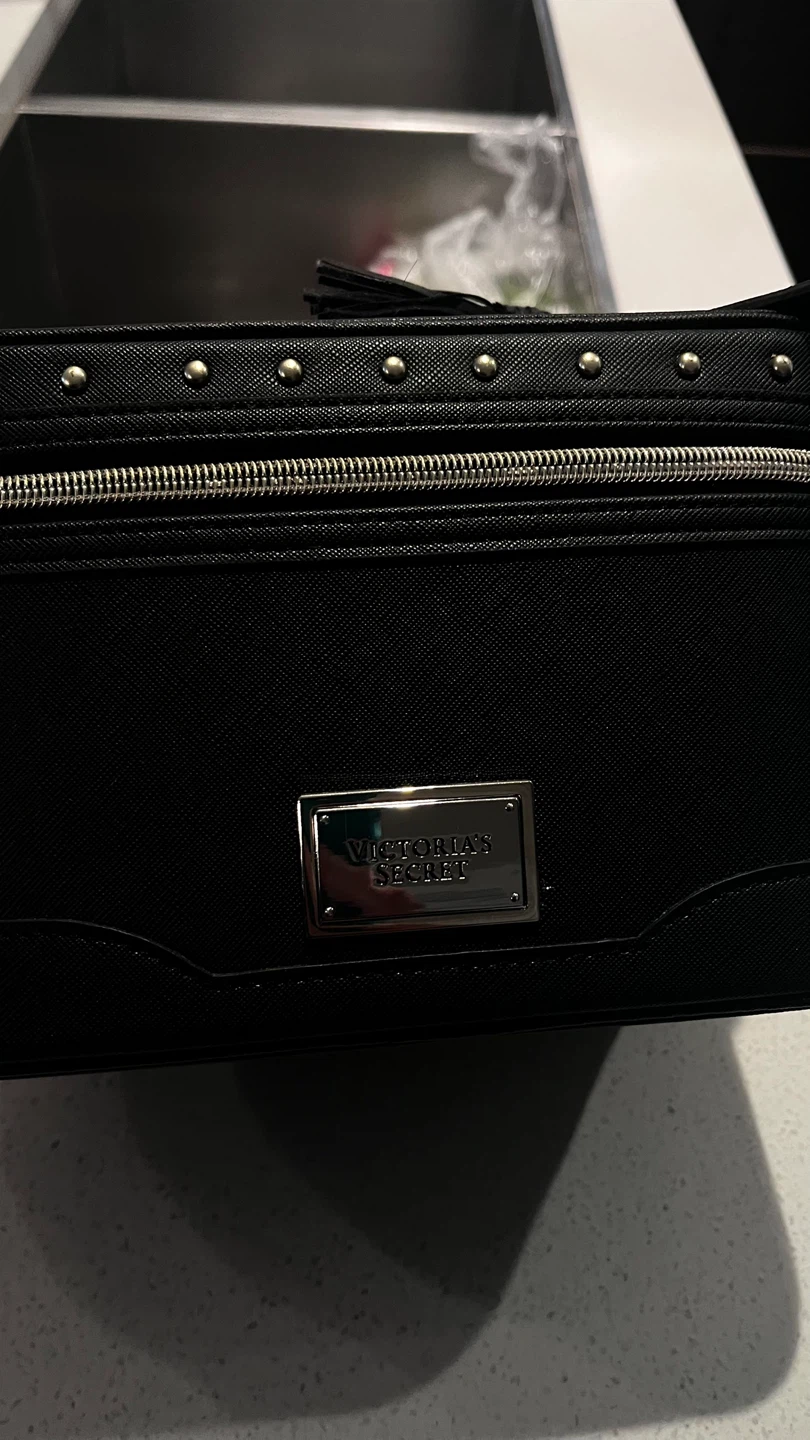 EUC Victoria Secret makeup case no stains - photo 3