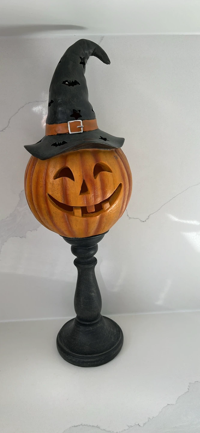 Light-up Pumpkin with Witch Hat Decor