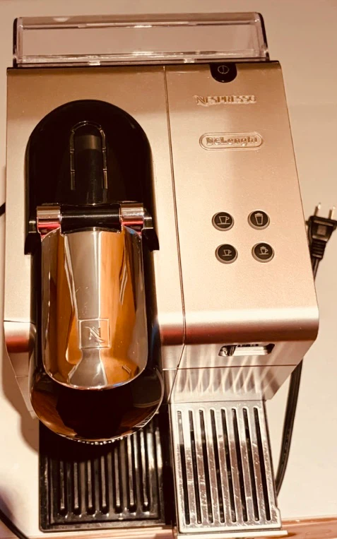 Nespresso DeLonghi Lattissima One Coffee Machine