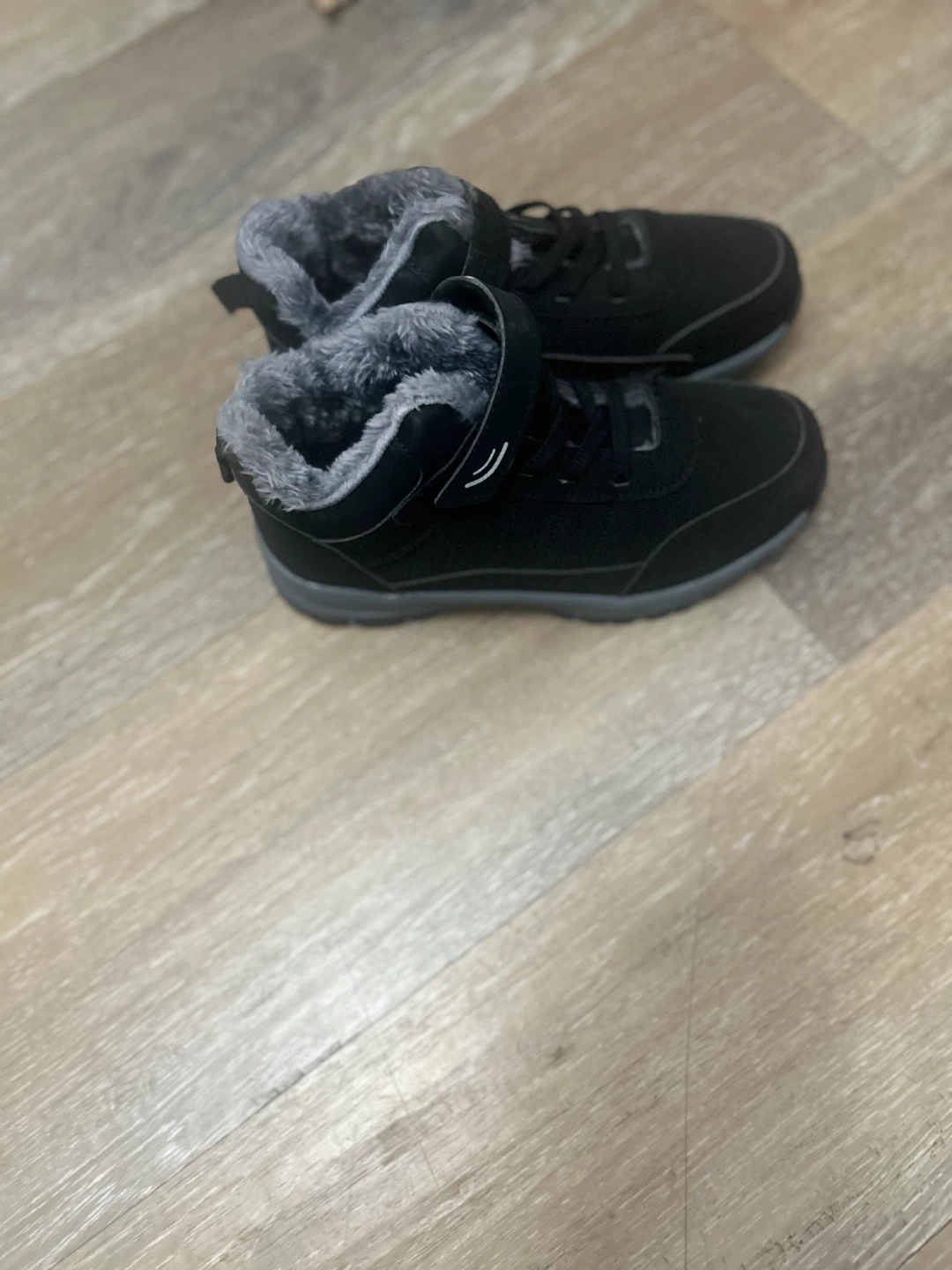 Black Fur-Lined Winter Boots - photo 3