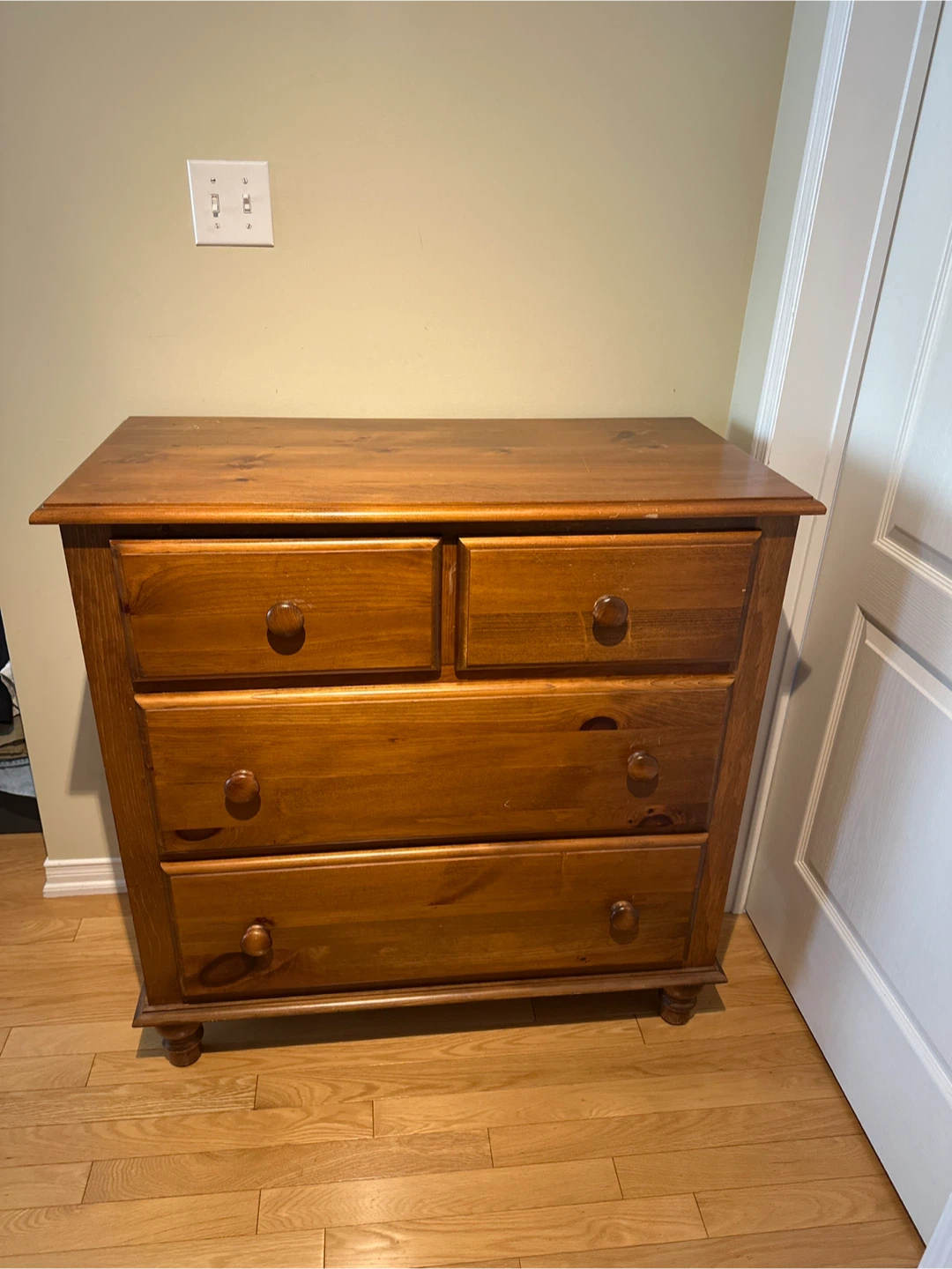 Solid Wood 4-Drawer Dresser
