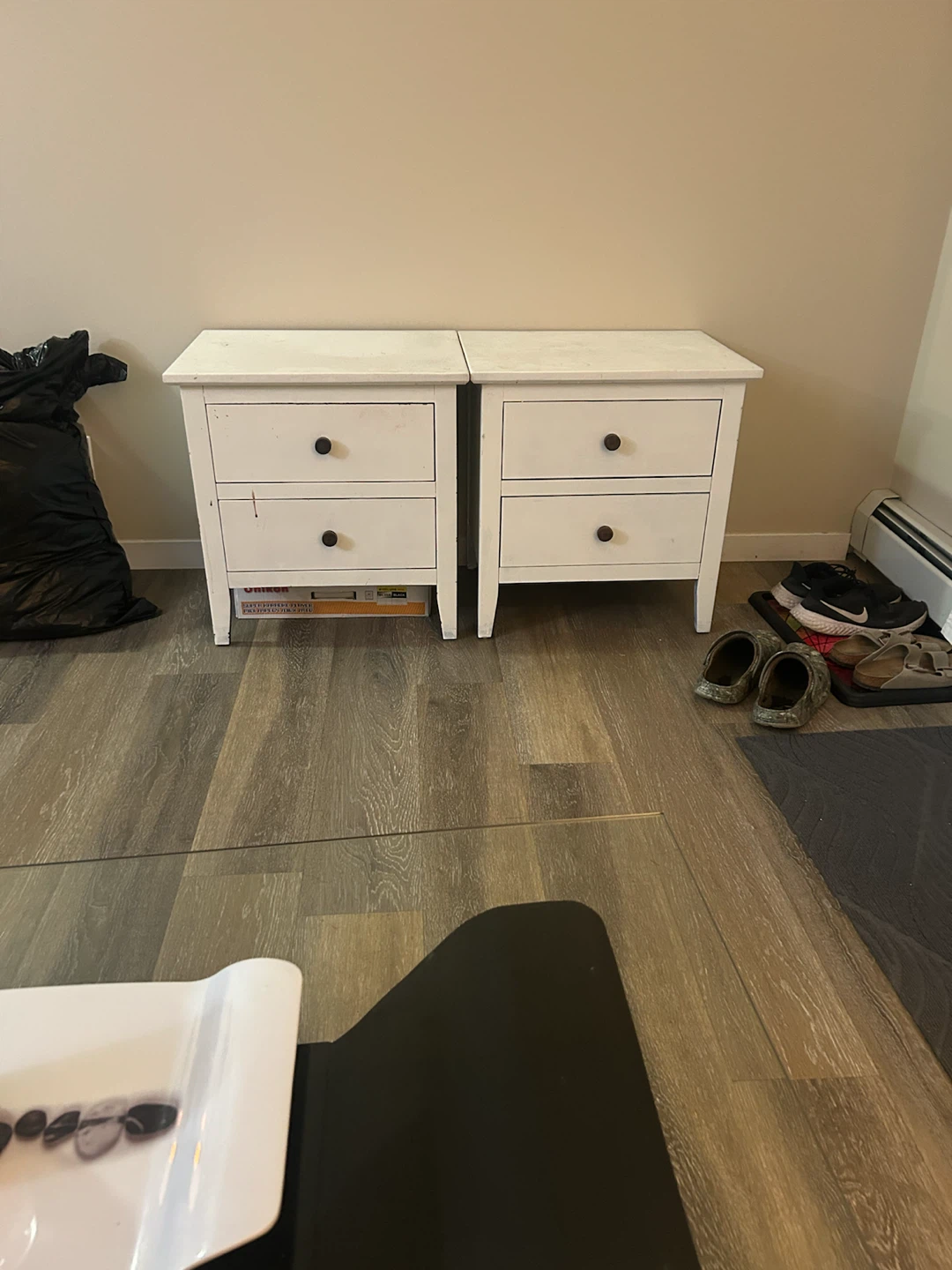 Set of Two White Nightstands