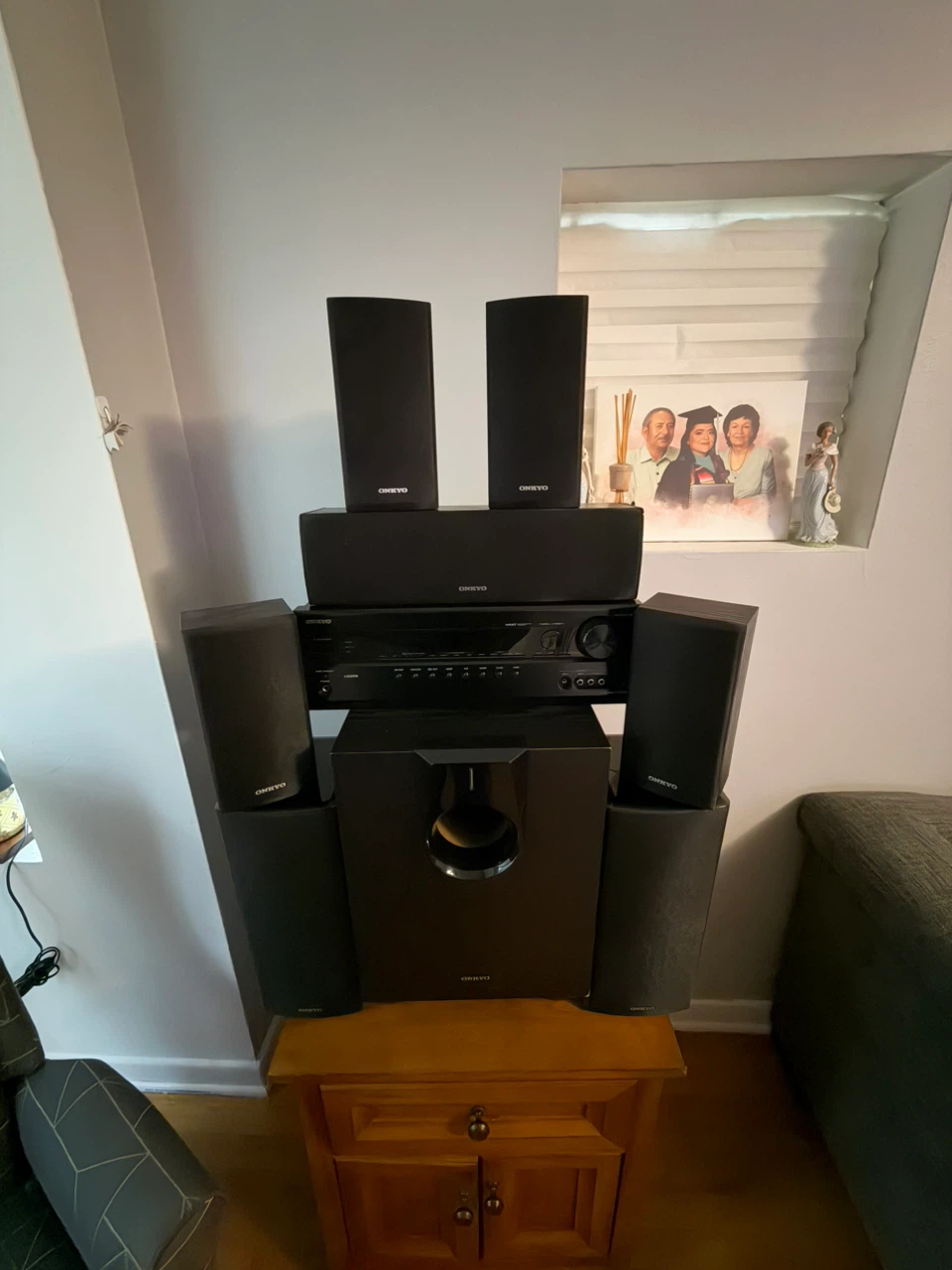 Onkyo Surround Sound Speaker and Receiver System