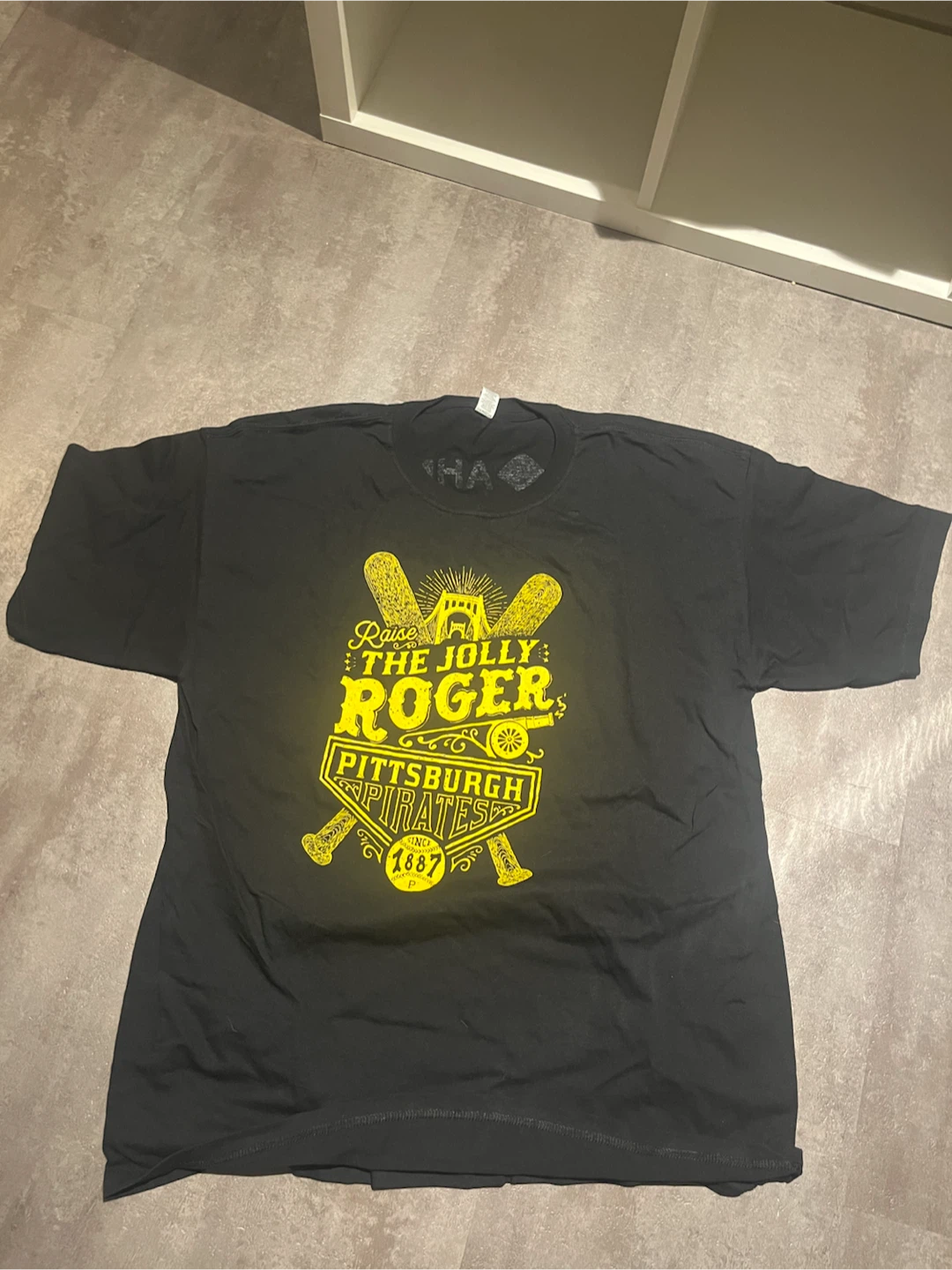 Pittsburgh Pirates XL Shirt and Hats Bundle