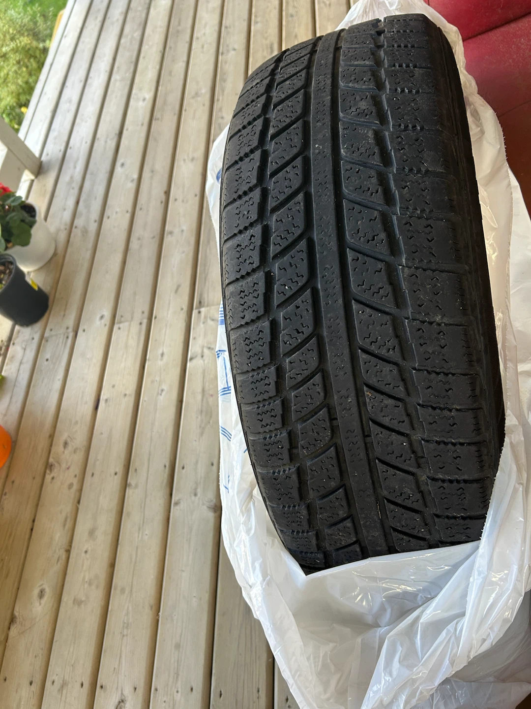 4 Dynamo winter tires – 225/65R17 102H