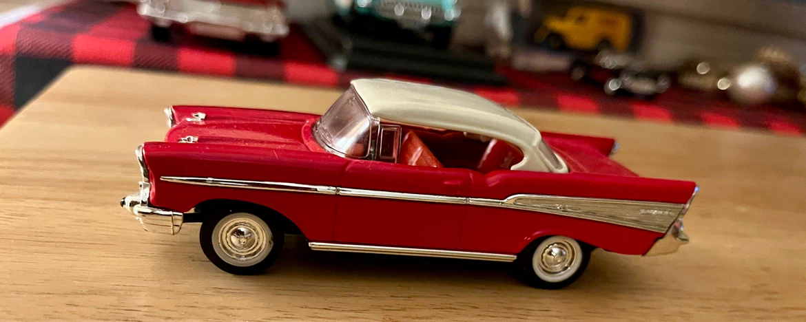 1957 Chevrolet Bel Air Hard Top Die-cast Model - photo 3