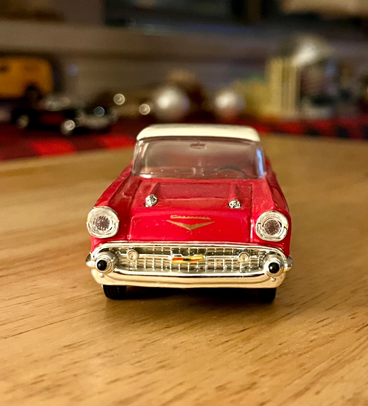 1957 Chevrolet Bel Air Hard Top Die-cast Model - photo 4