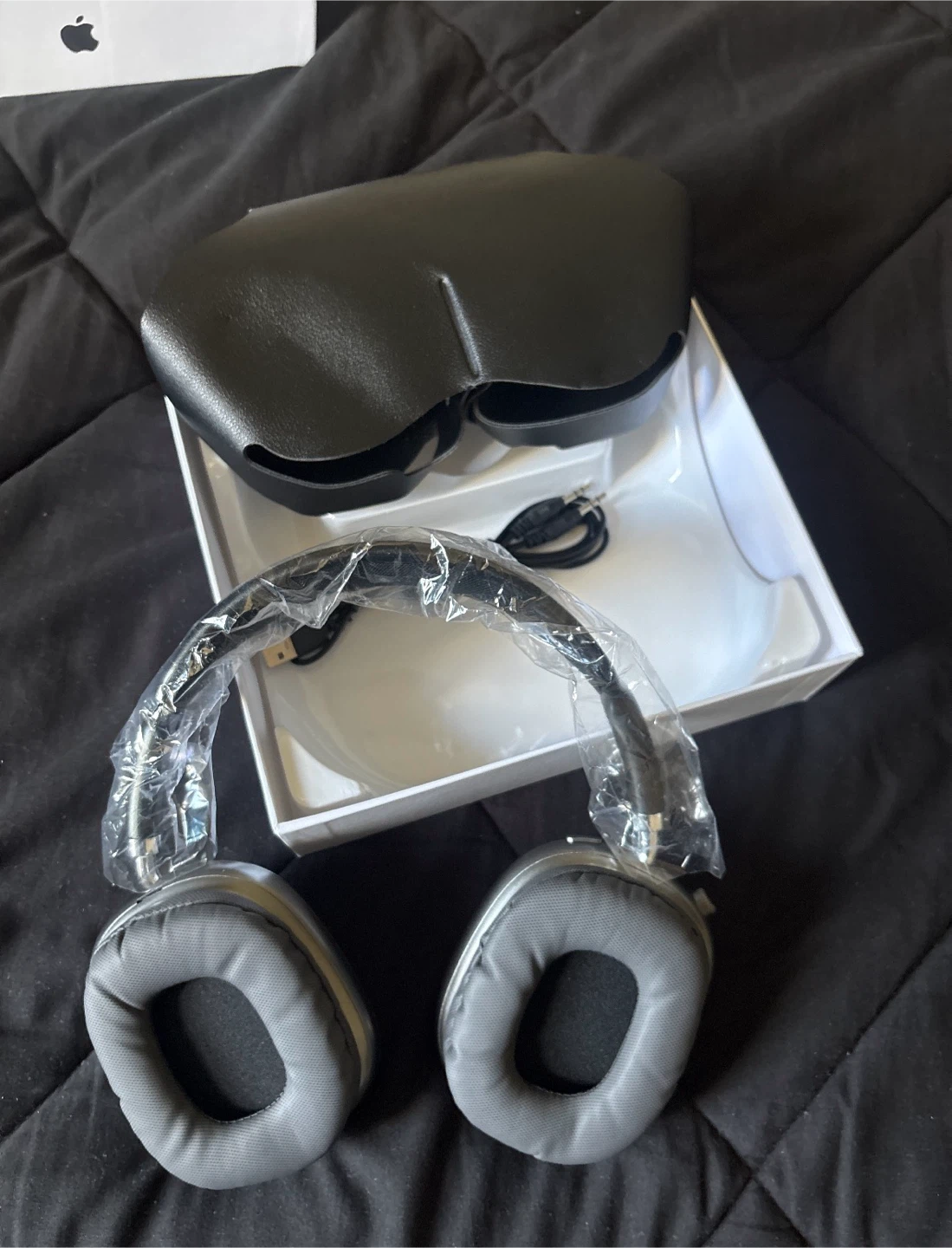 Over-Ear Wireless Headphones - photo 3