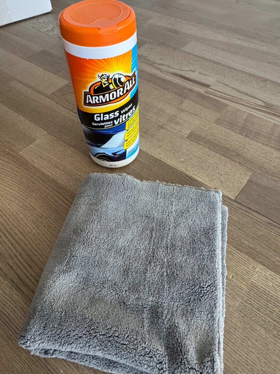 Canadian Tire expensive glass Wipes and Microfibre Cloth