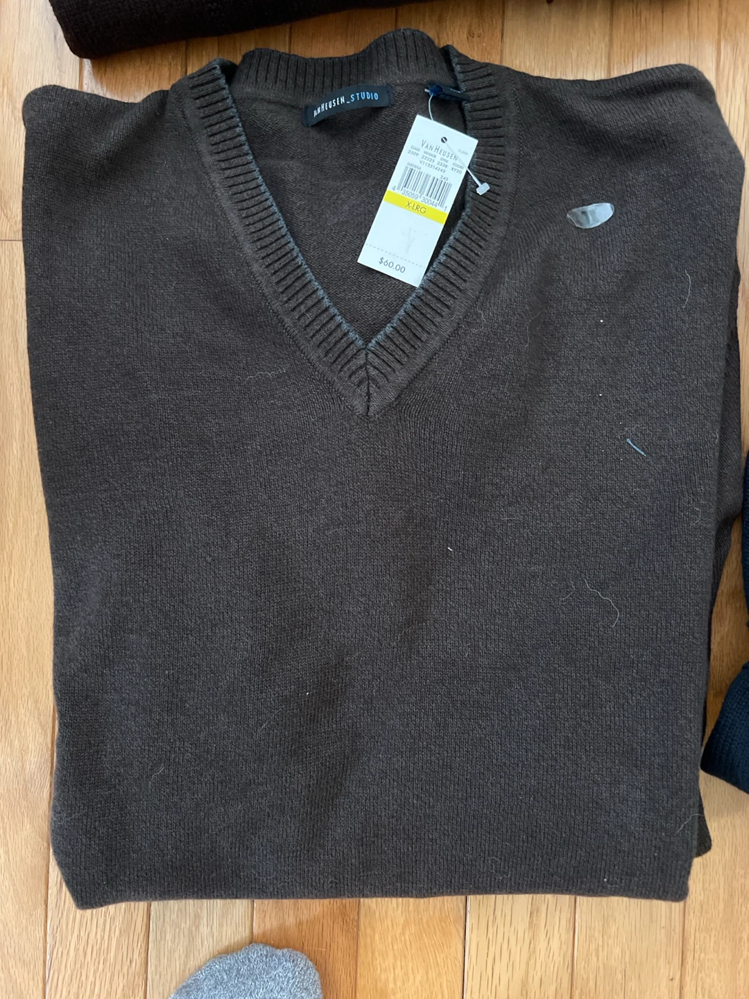 New men’s sweaters tags are in US dollars - photo 4