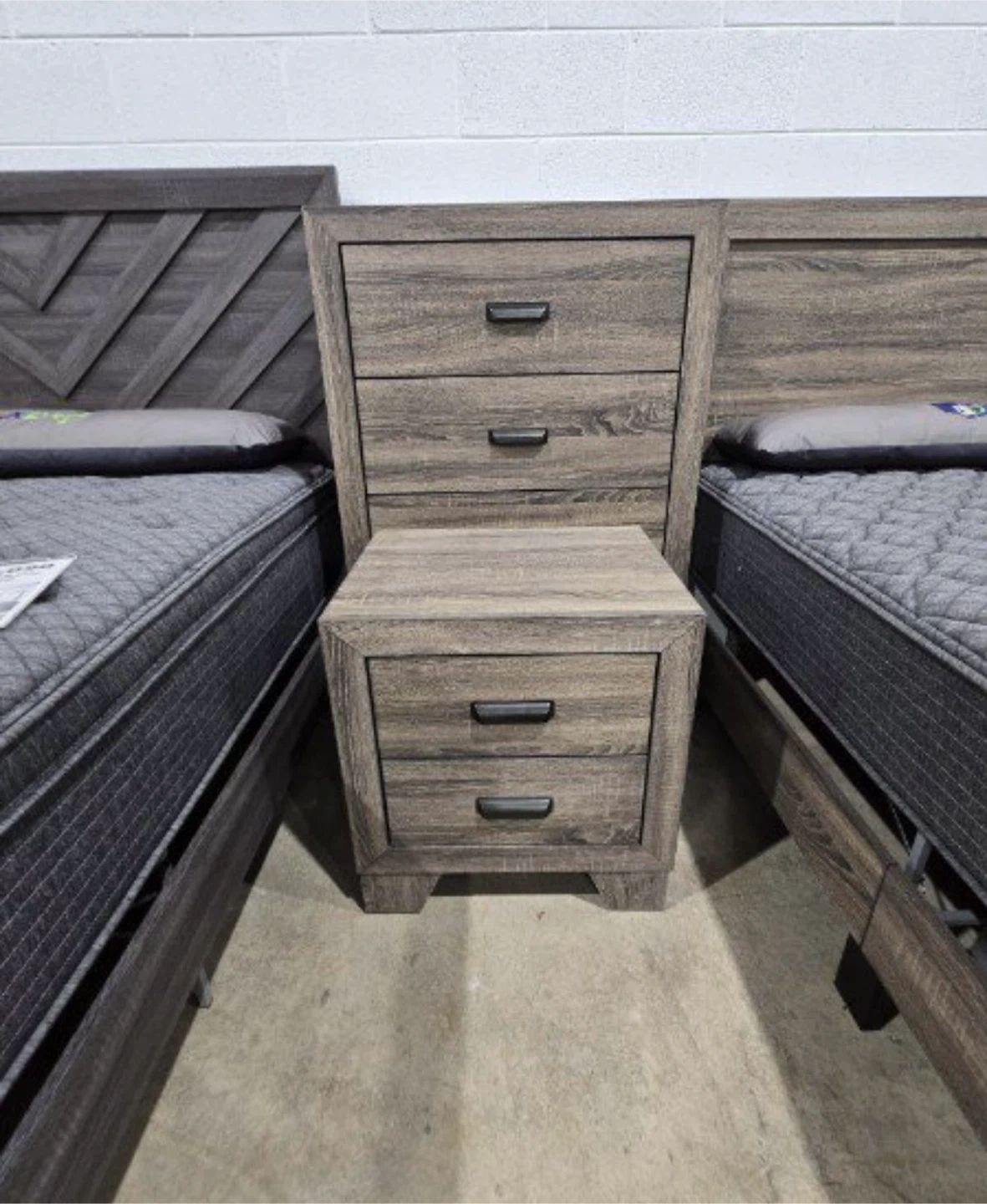 Rustic Wood Bed Frame and Nightstand Set - photo 3