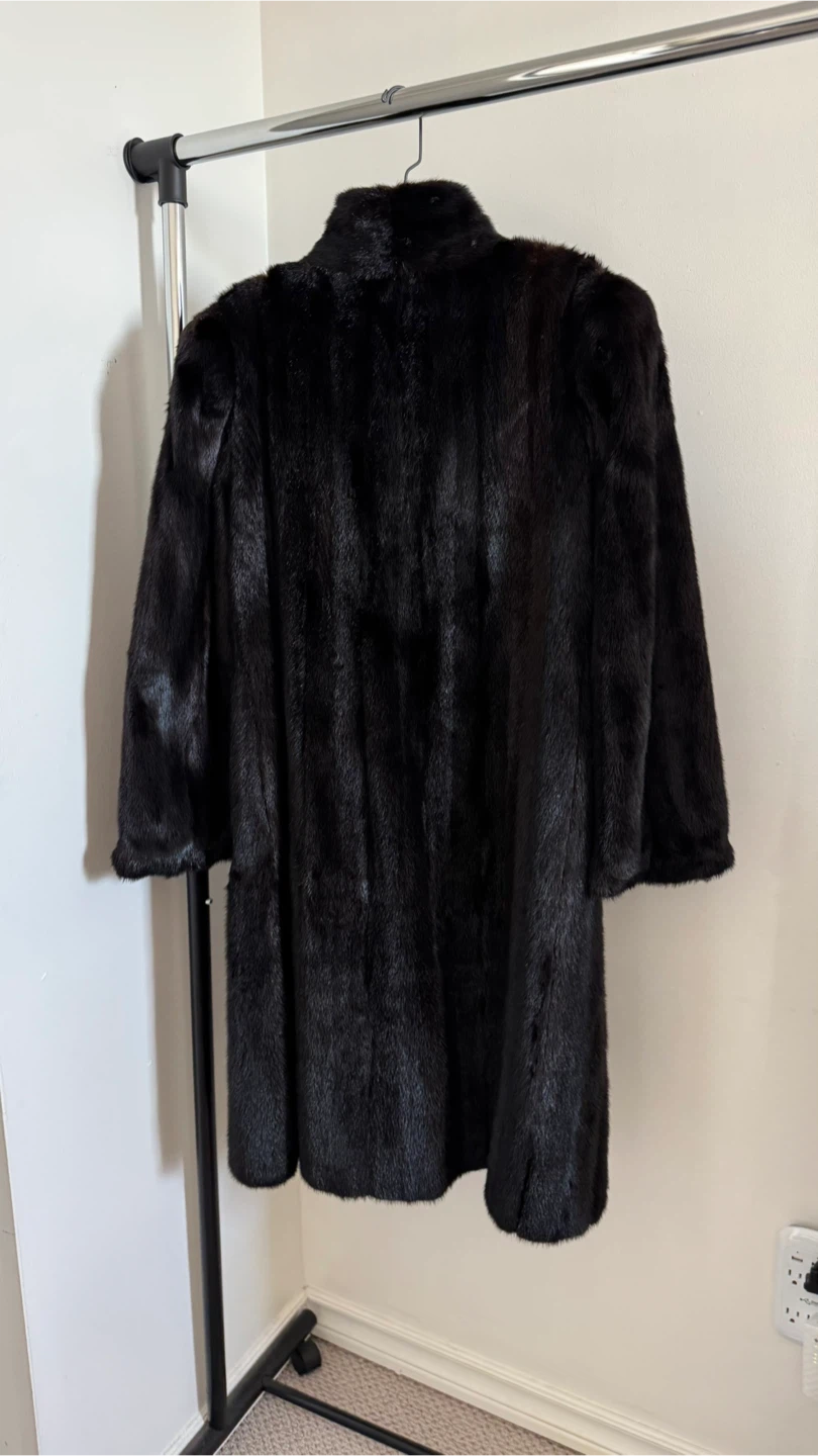 Vintage Mahogany Mink Fur Coat - photo 2