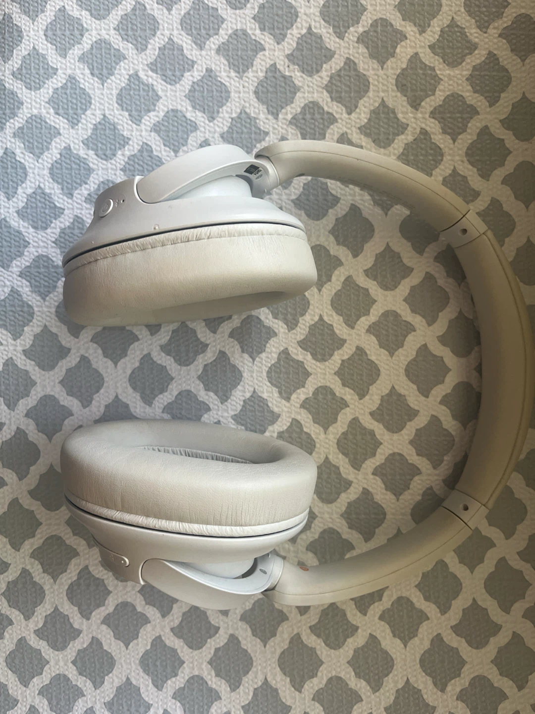 White Sony Headphone