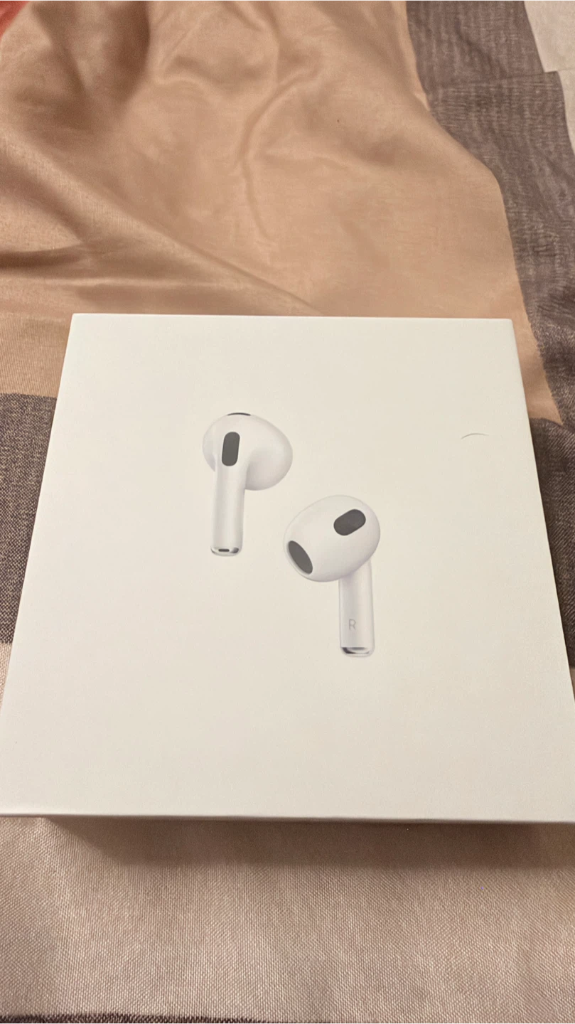 Apple AirPods 3rd Generation with MagSafe Case