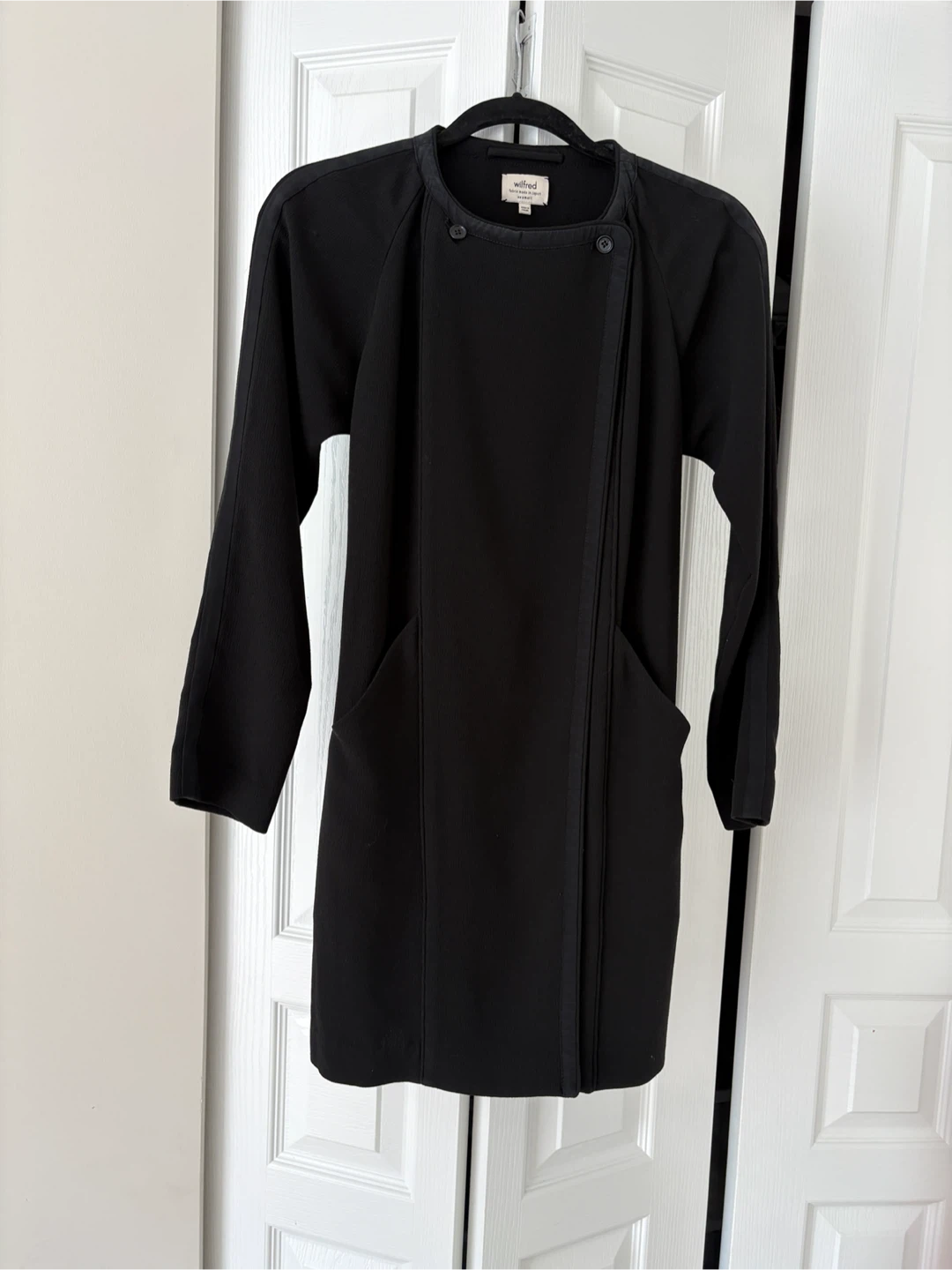 Wilfred black trench coat XXS from Aritzia