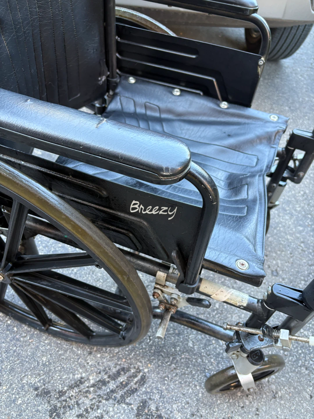 Manual folding Breezy Wheelchair for sale - photo 5