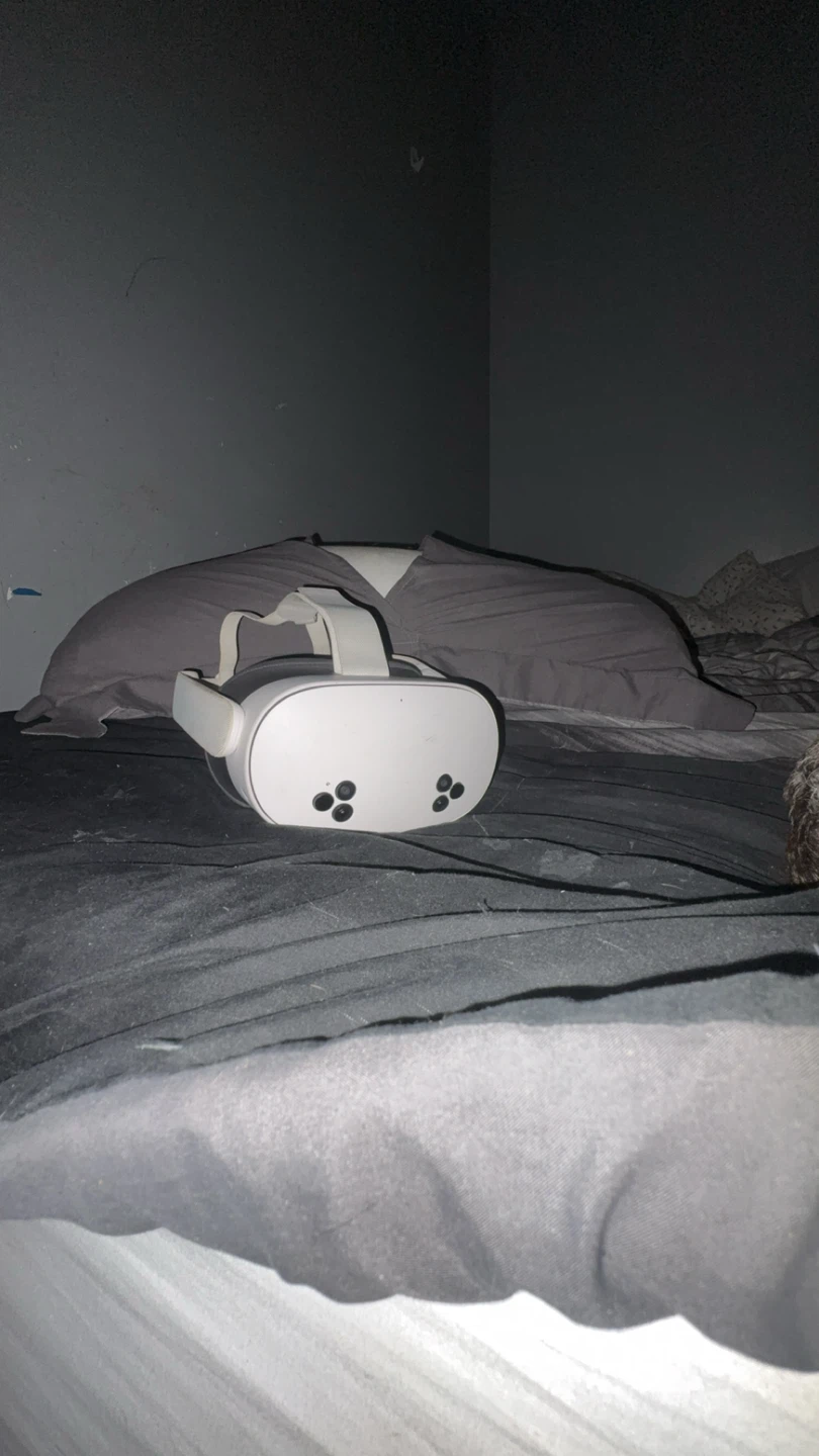 Meta Quest 3 VR Headset - photo 2