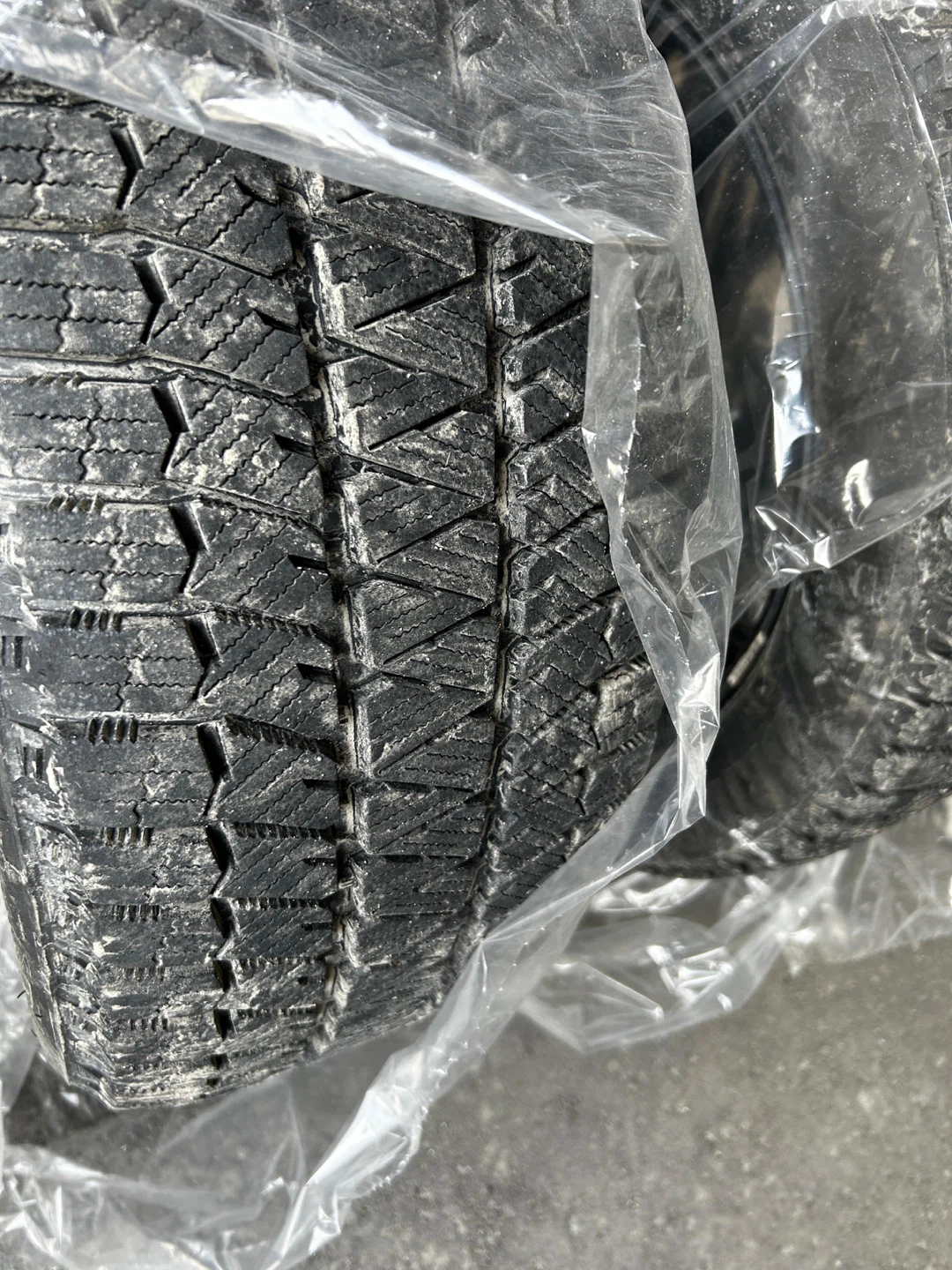 4x Bridgestone Blizzak WS90 215/55R18 Winter Tires - photo 2