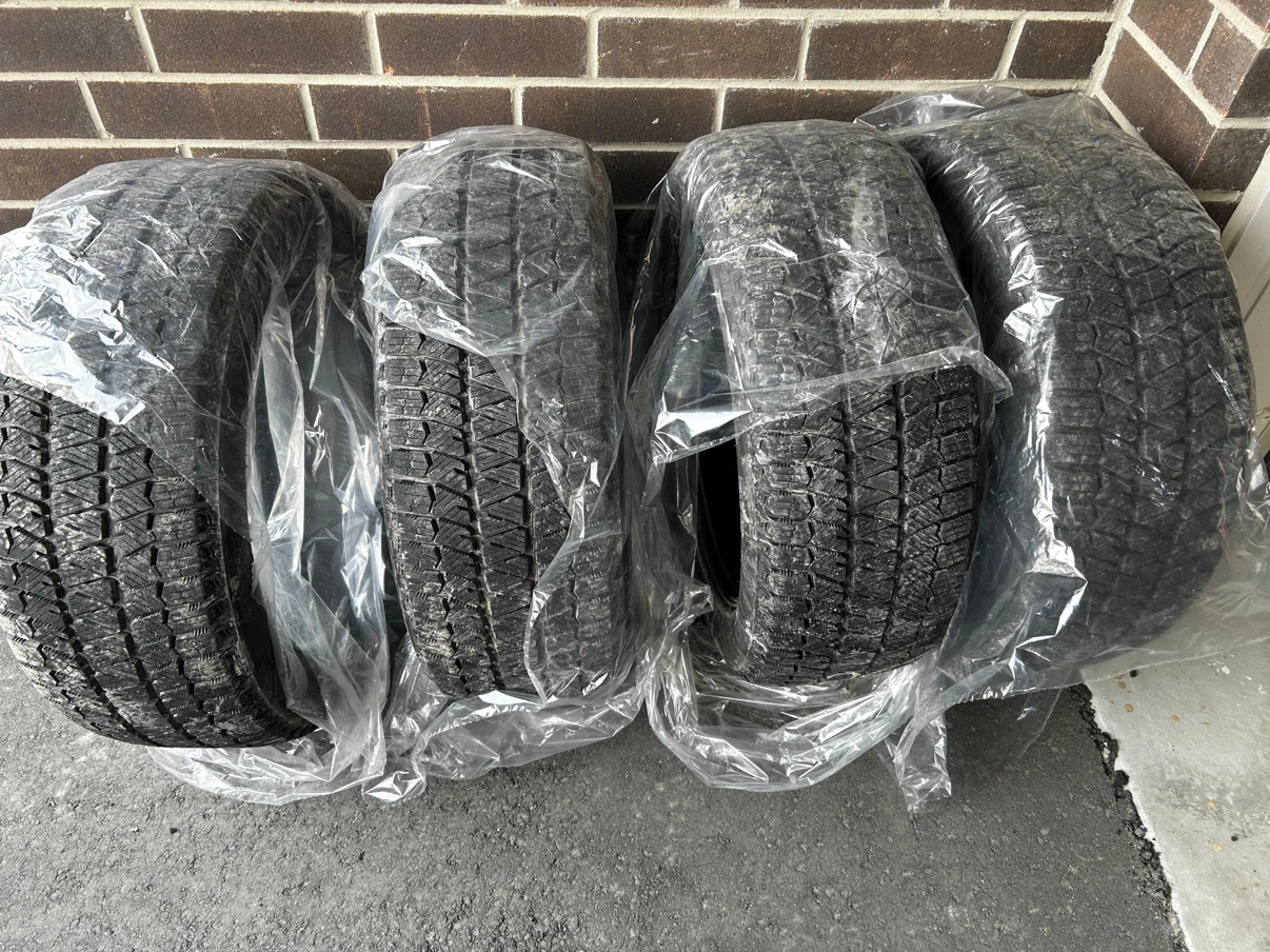 4x Bridgestone Blizzak WS90 215/55R18 Winter Tires