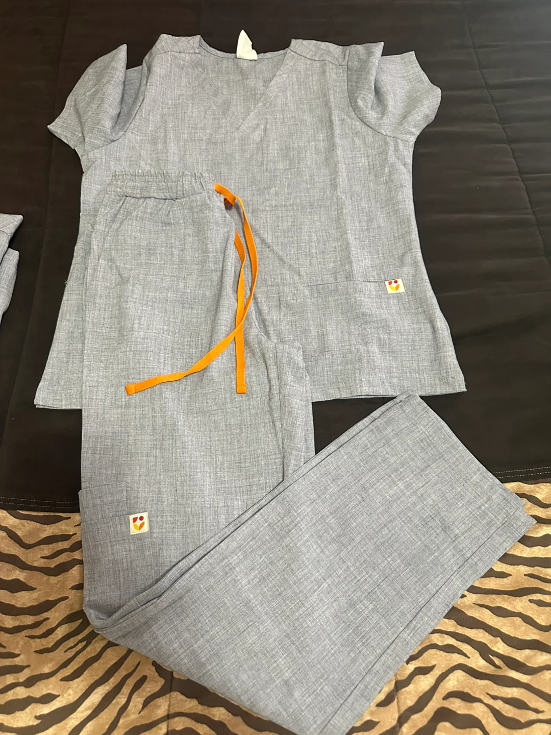 Scrub Uniforms 4 pairs - SMALL