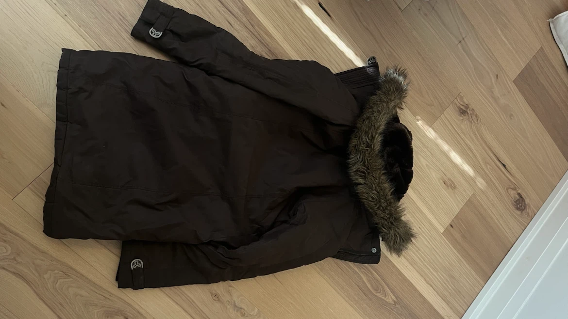 Aritzia TNA vintage Bear Paw Parka - XS - photo 4
