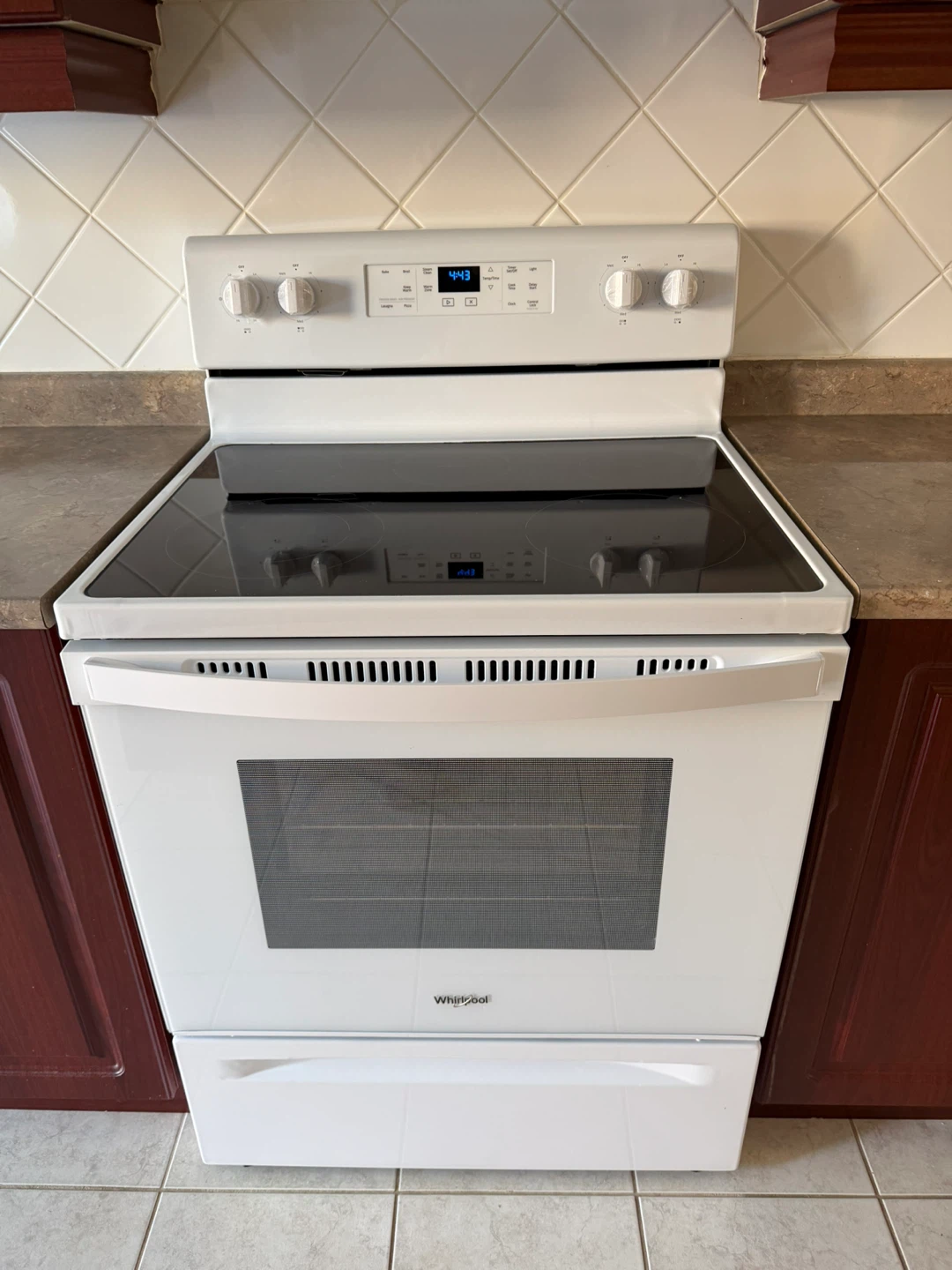 Whirlpool White Electric Range - photo 2