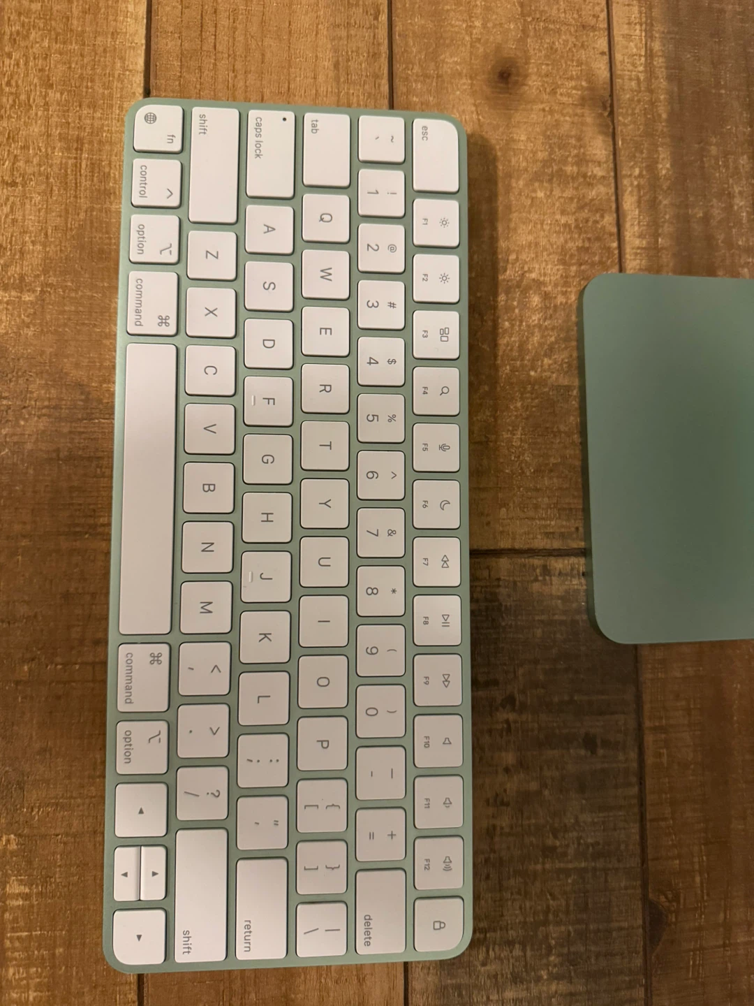 iMac 24-inch with M1 chip, 16GB RAM, 256gb SSD, April 2023 - photo 2