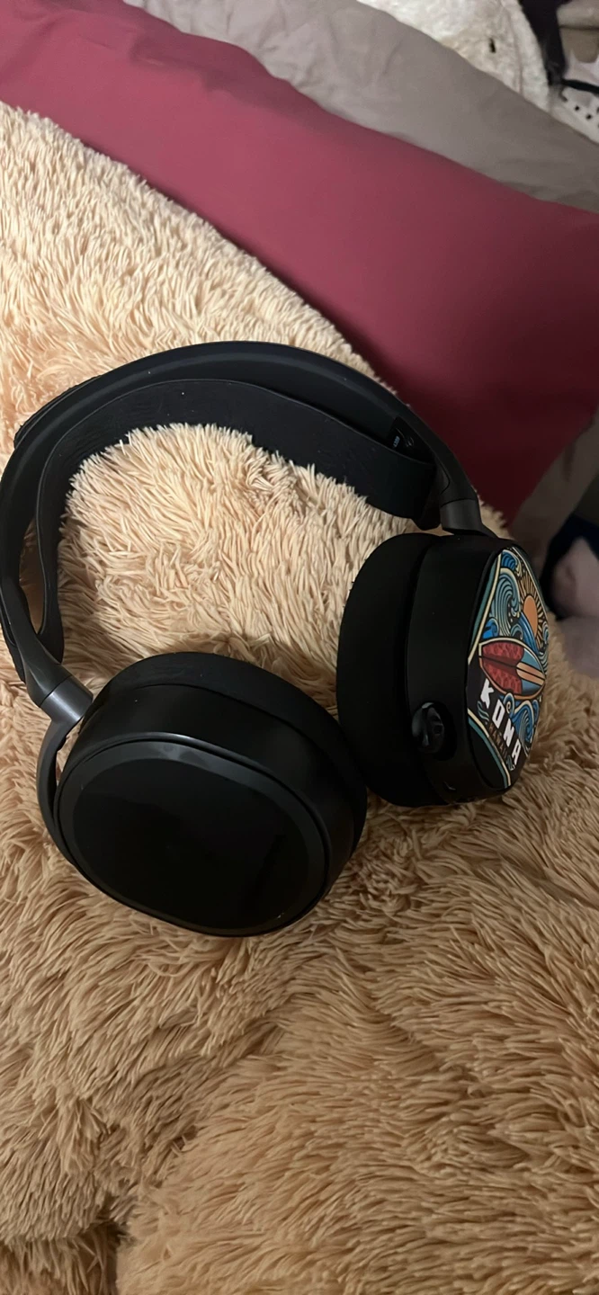 SteelSeries Arctis Pro Wireless Headset and Transmitter