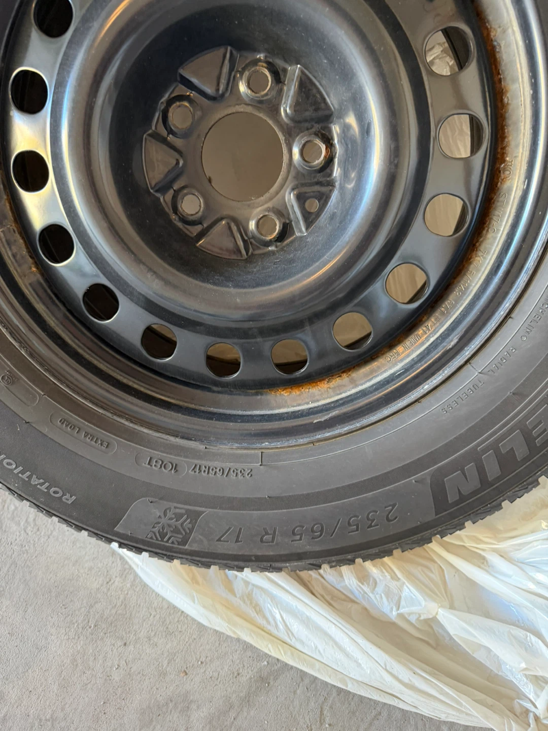 Set of 4 Michelin X-Ice Snow SUV Winter Tires - photo 3