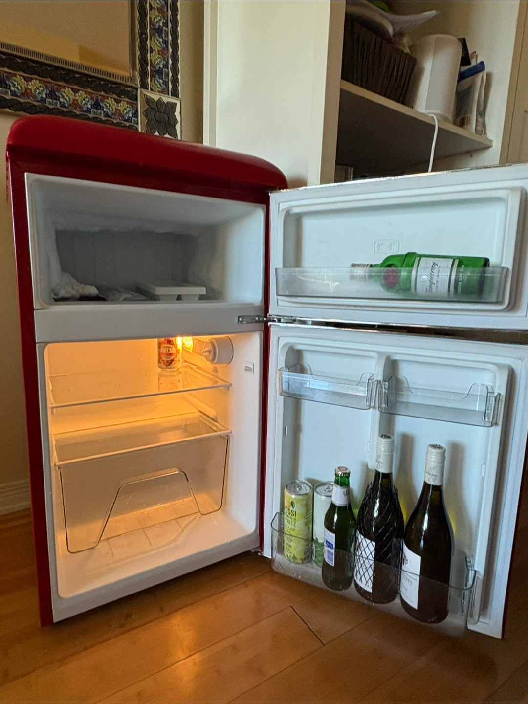 Galanz retro mini fridge RED - photo 3