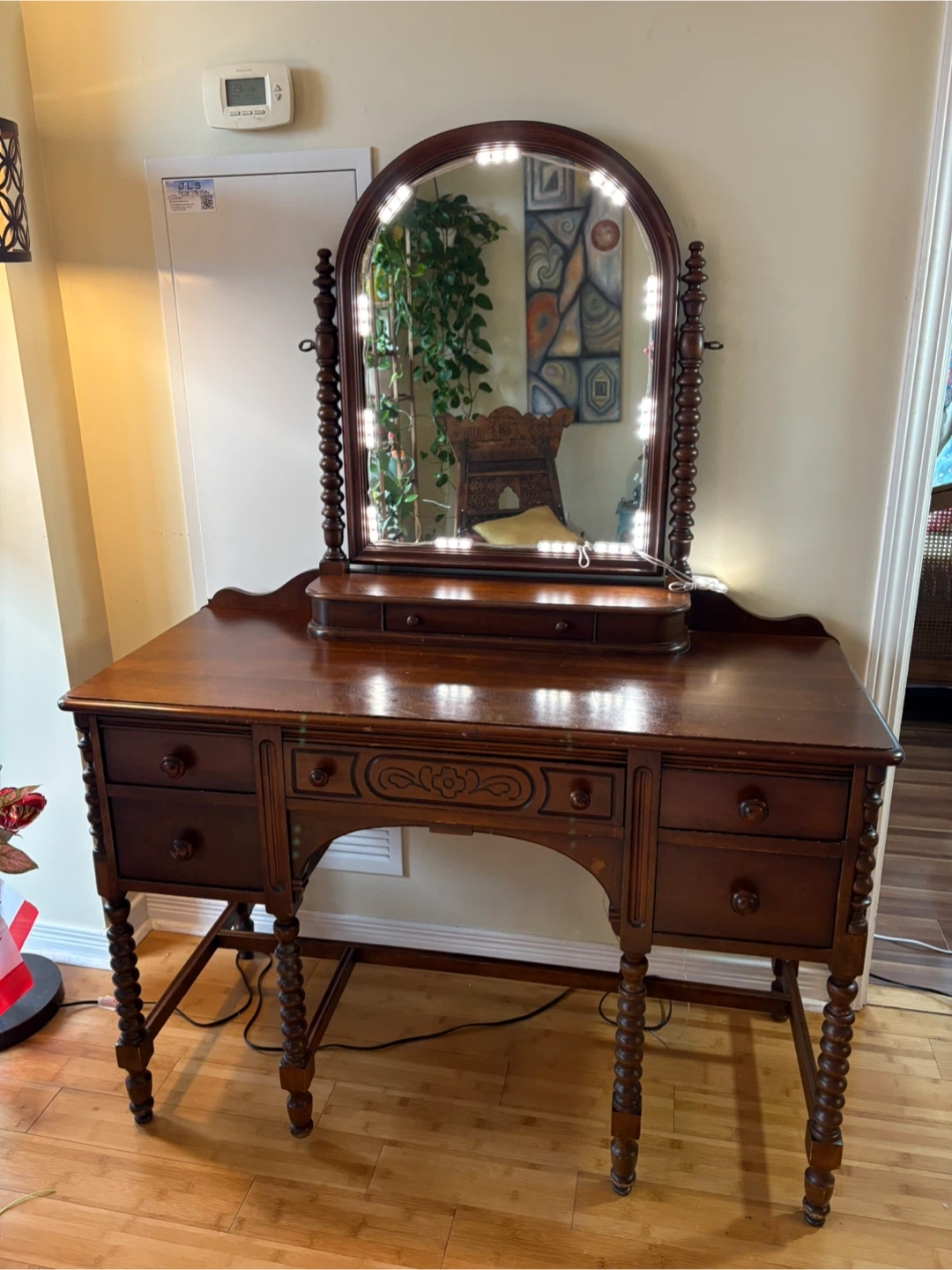 Vintage make-up vanity/desk - photo 2