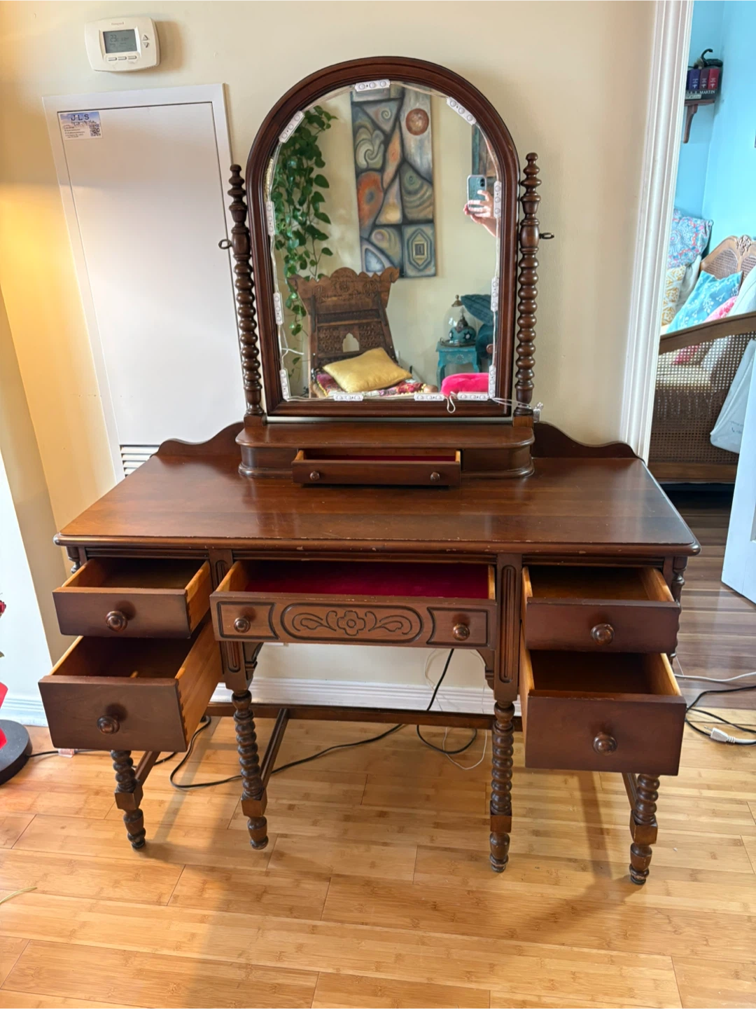 Vintage make-up vanity/desk - photo 3