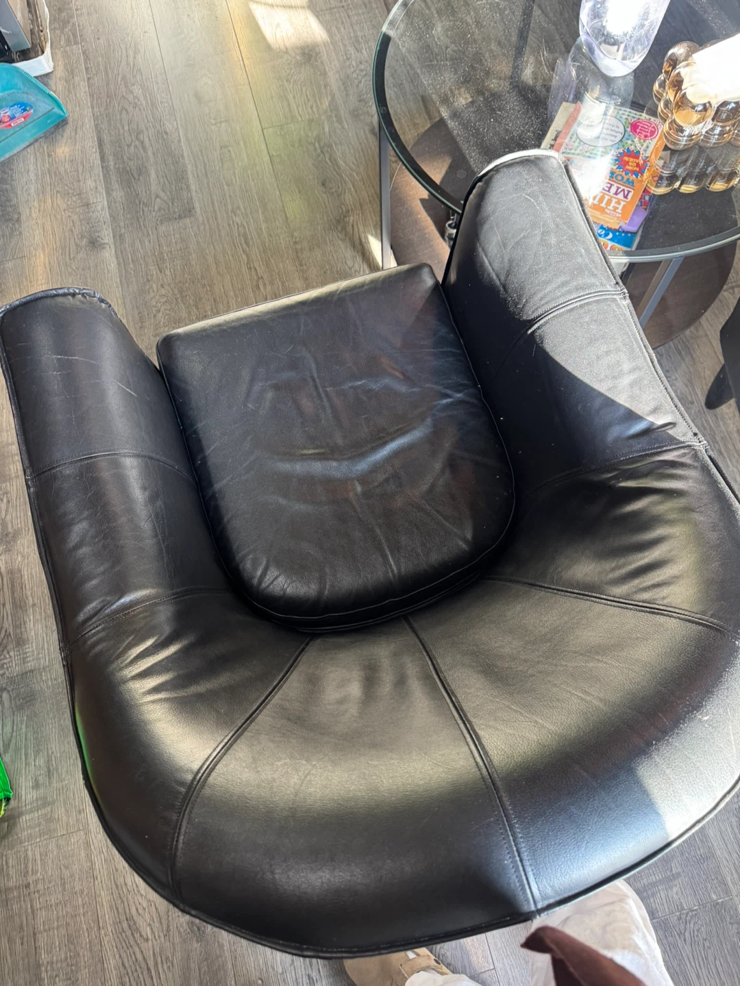 Pair of black leather chairs - photo 4